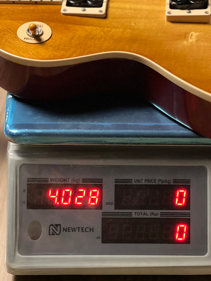 Gibson Slash "Jessica" Les Paul Standard in Honey Burst with Red Back