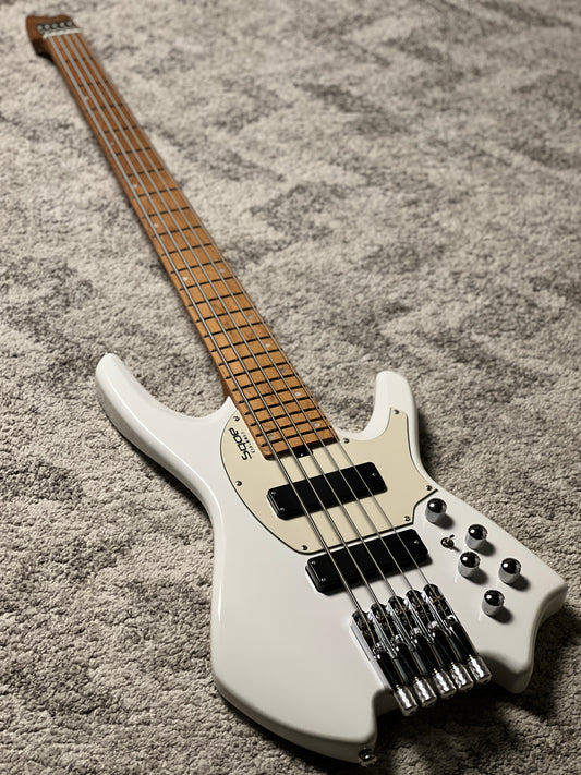 SQOE SBWT750 WH Warrior 5-String Headless Bass in Pearl White