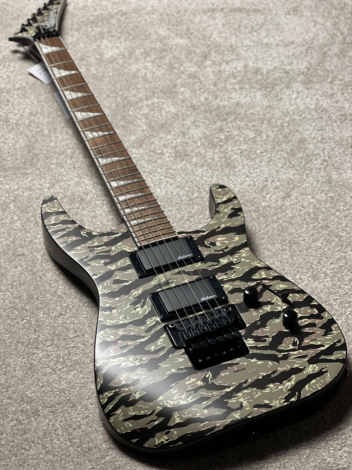 Jackson X Series Soloist SLX DX Camo with Laurel FB in Tiger Jungle Camo (USED)