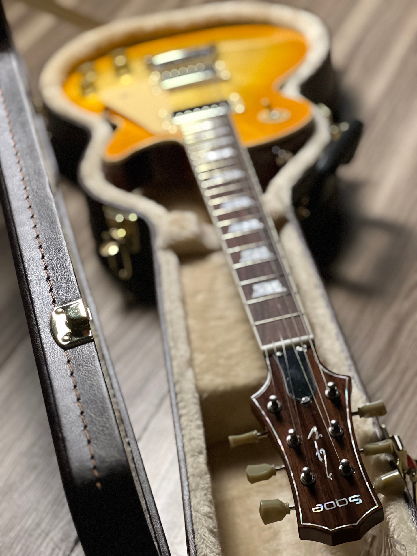 SQOE SELP900 in Lemon Burst with Hardshell Case