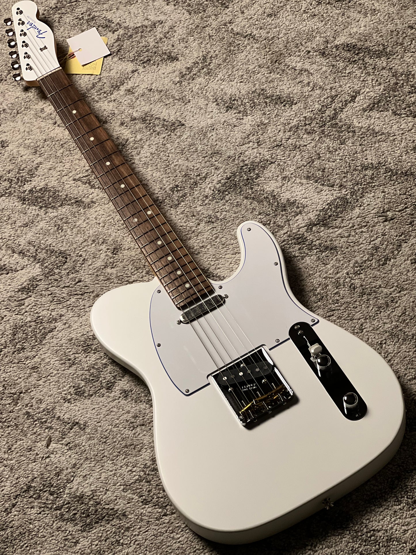 Fender MIJ Limited Telecaster with RW FB in Blanc JD25024767
