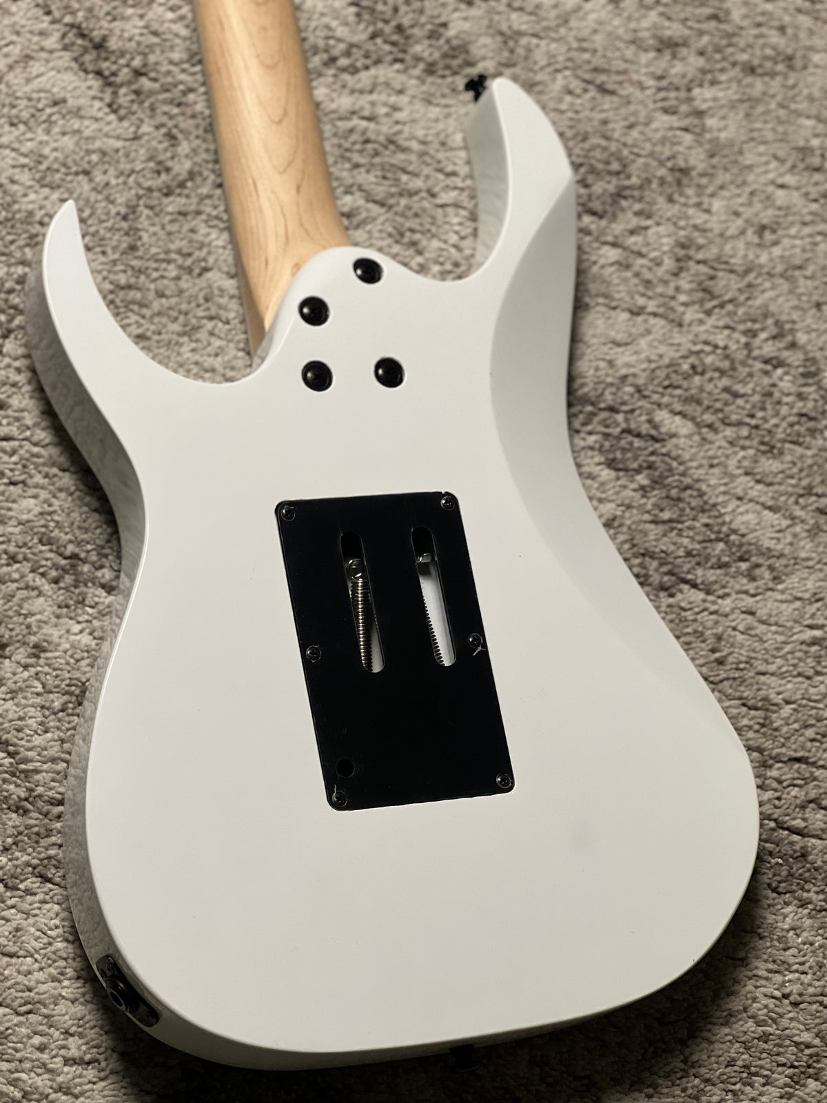 Ibanez RG450DXB-WH Electric Guitar in White I260802054 (USED)