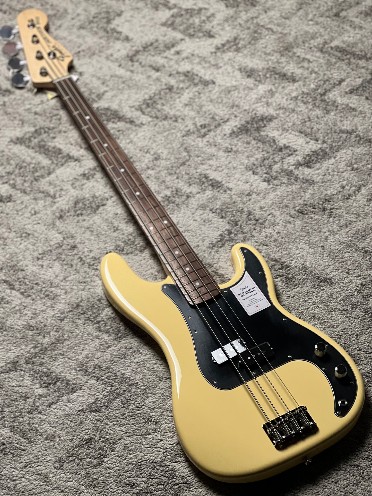 Fender Japan Traditional 70s Precision Bass with RW FB in Vintage White JD26002819