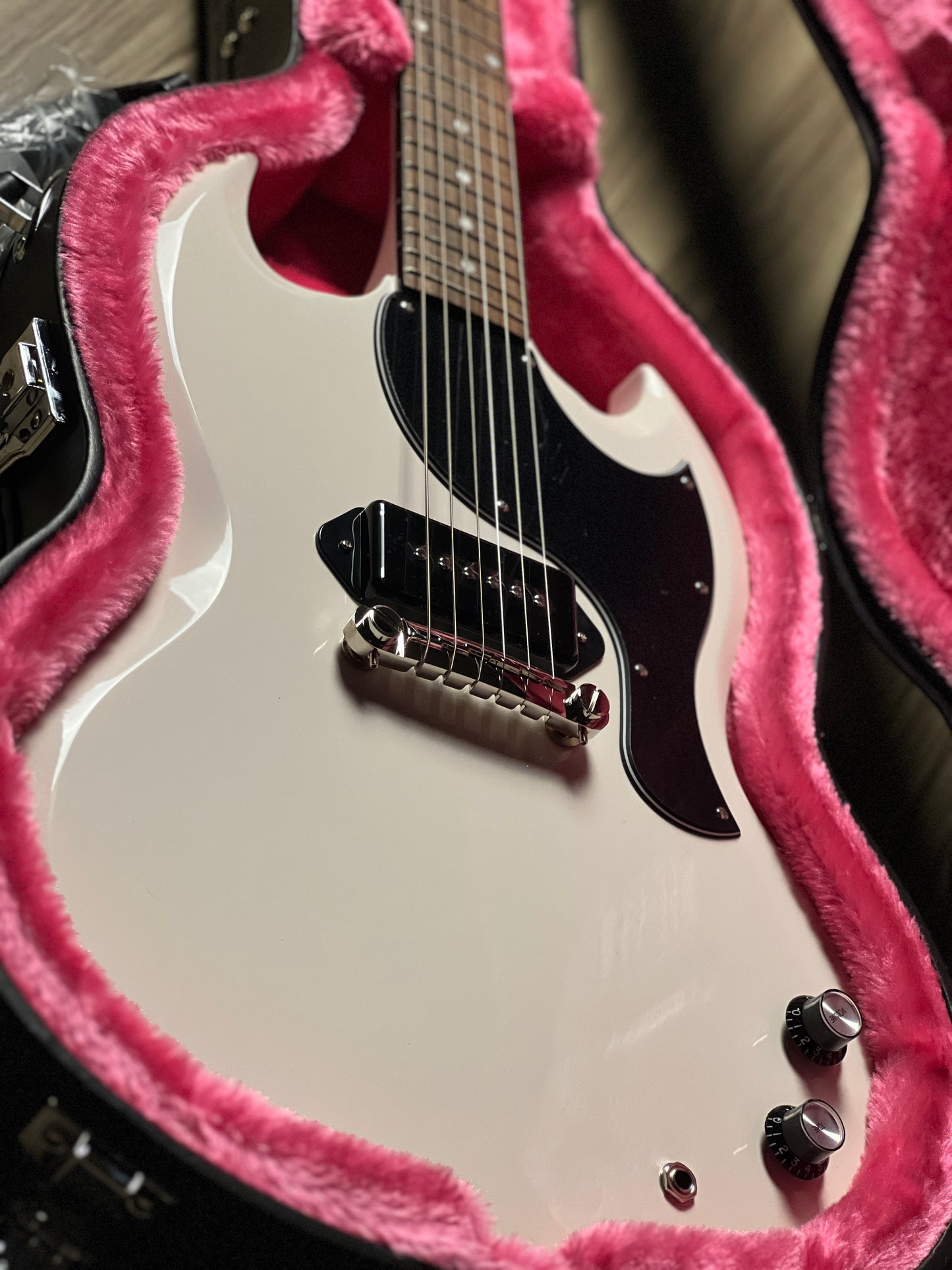 Epiphone Yungblud SG Junior in Classic White with Case