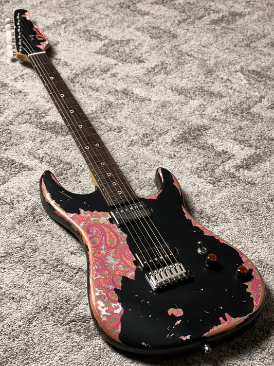 Dhatarattha Performance DST HH in Black Over Pink Paisley with RW FB Nitro Relic (Covered Pickups)