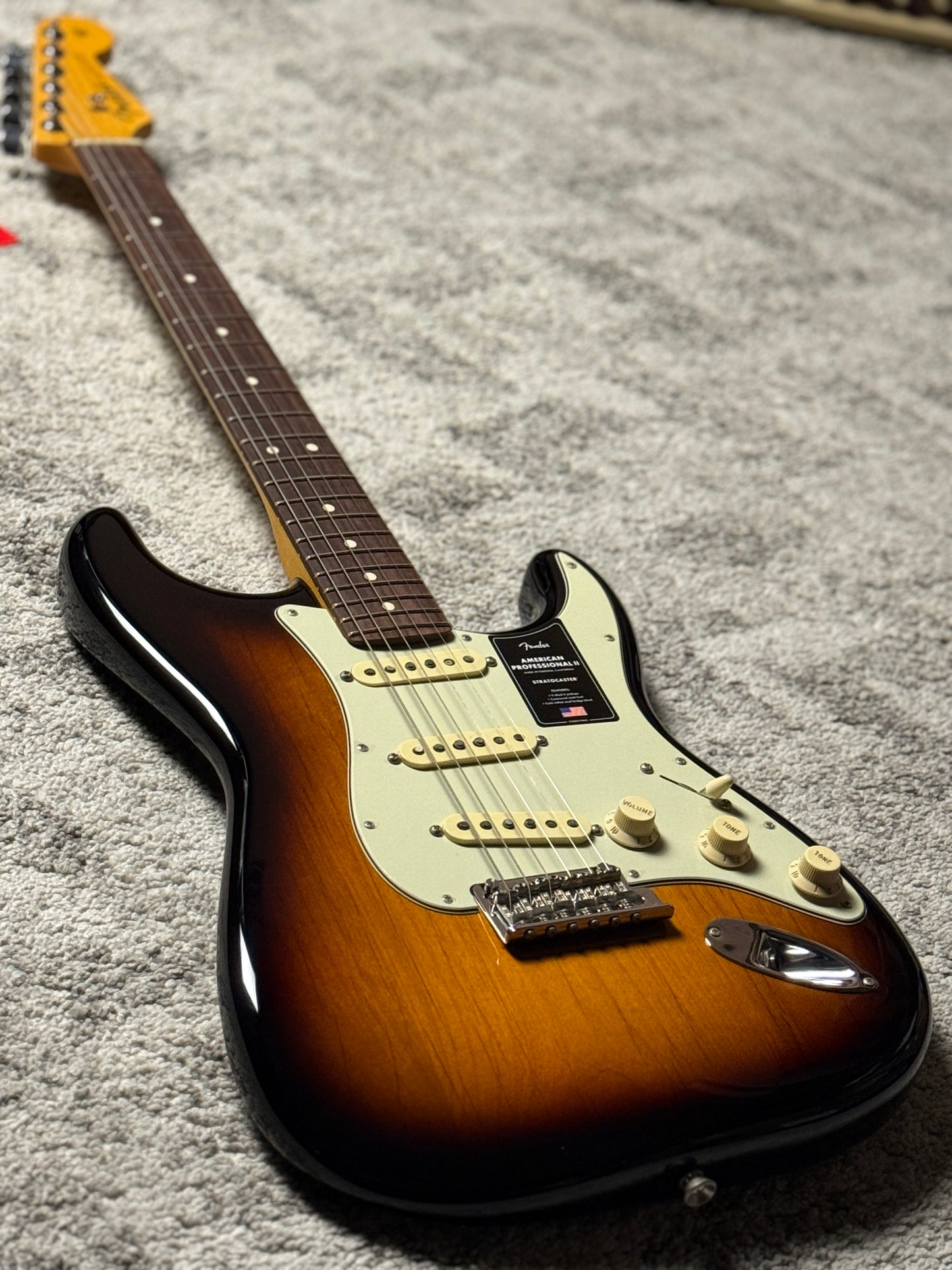 Fender American Professional II Stratocaster with RW FB in Anniversary 2-Tone Sunburst US23082351