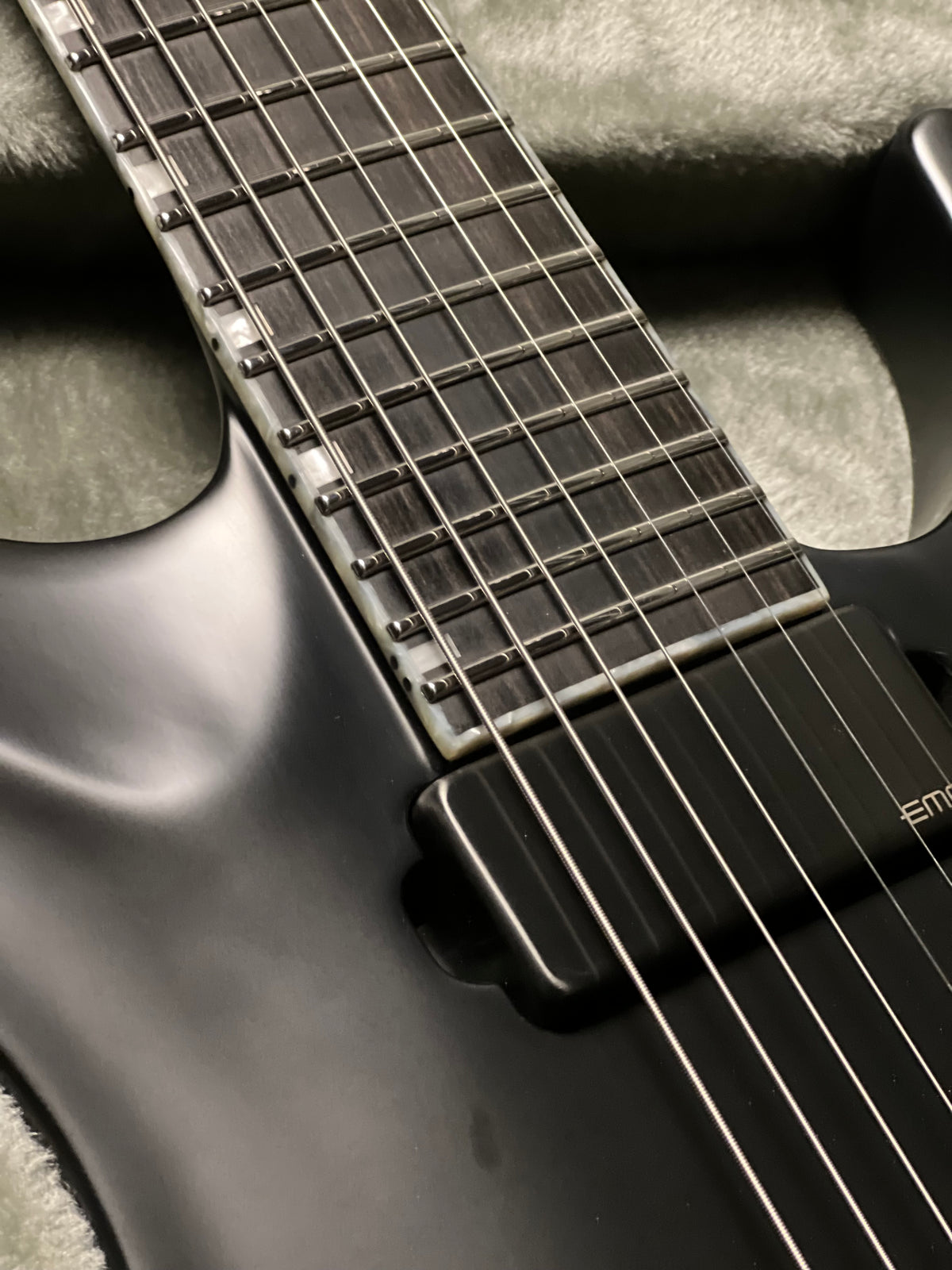 ESP E-II Horizon NT-7B Hipshot in Black satin ES0270263