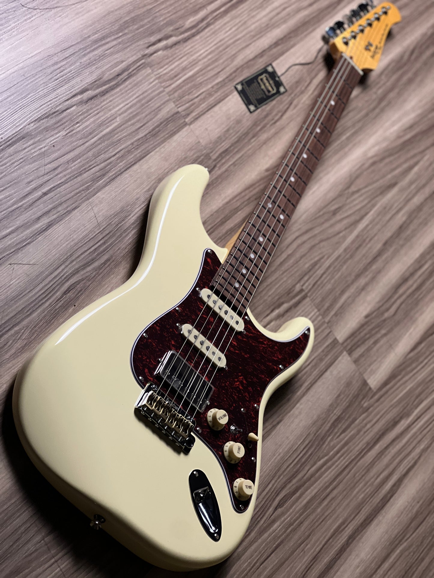 SQOE SEST1000 HSS Custom Shop Series in Olympic White Limited Edition with Hardshell Case