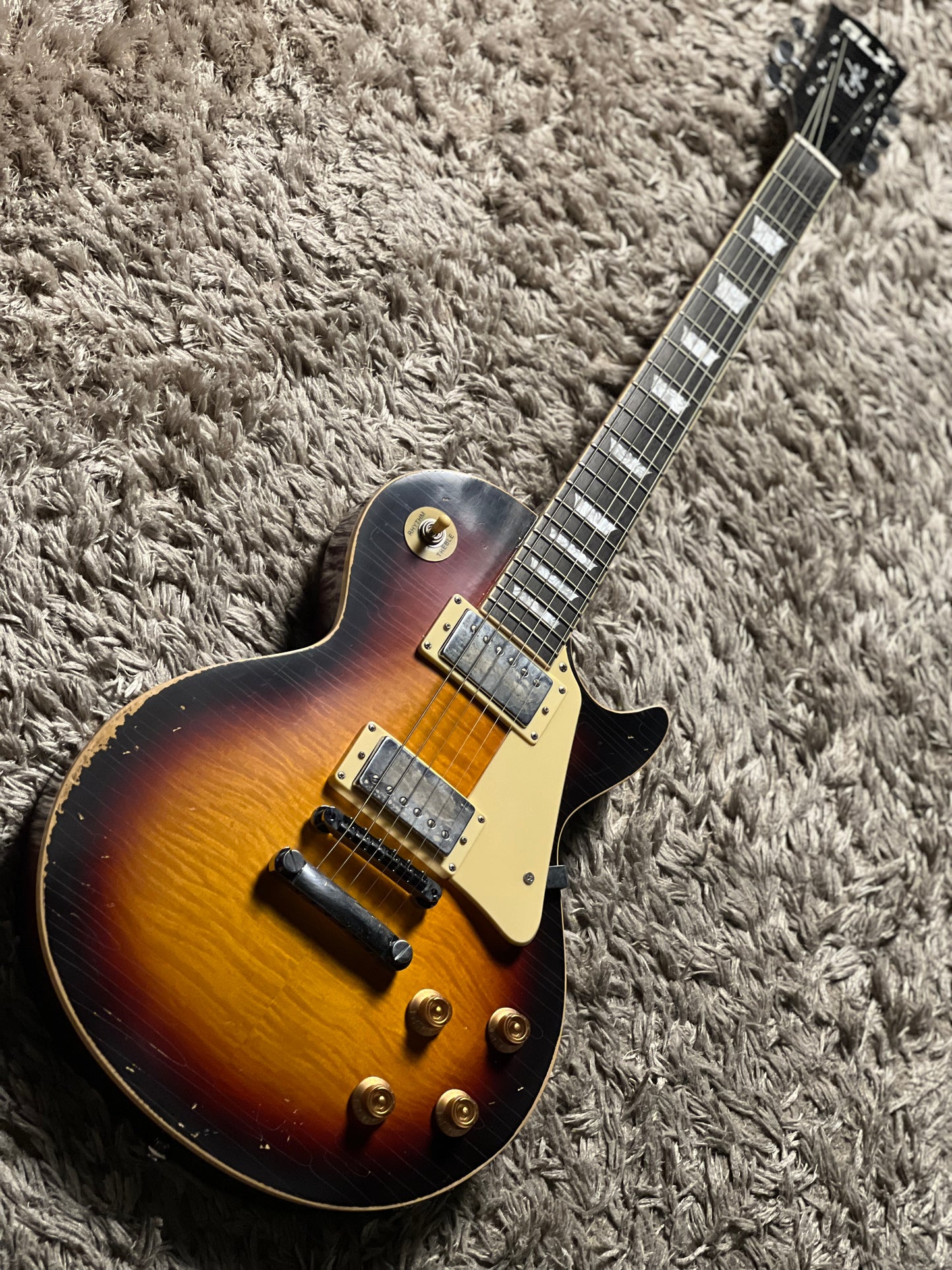 SLX Eagle Antique in Bourbon Burst with Nitrocellulose Lacquer (Medium Relic)