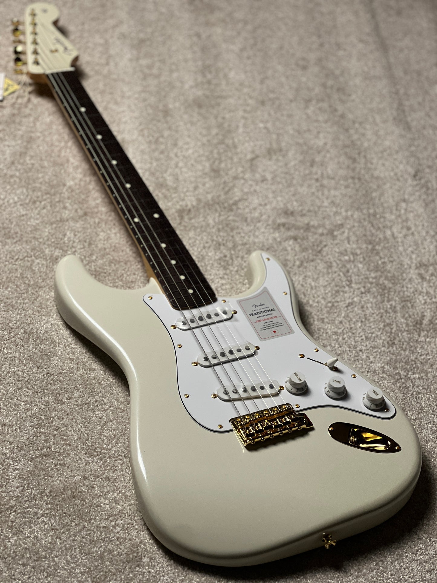 Fender Japan Traditional 2025 Collection 60s Stratocaster with RW FB in White Pearl JD25014418