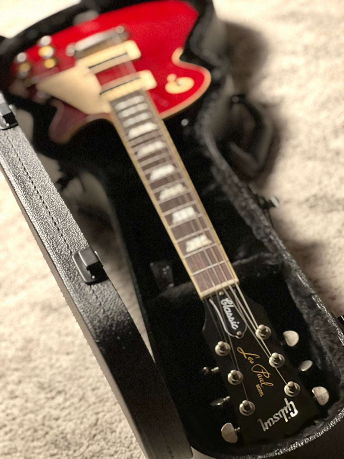 Gibson Les paul Classic in Translucent Cherry w/Case 217230067