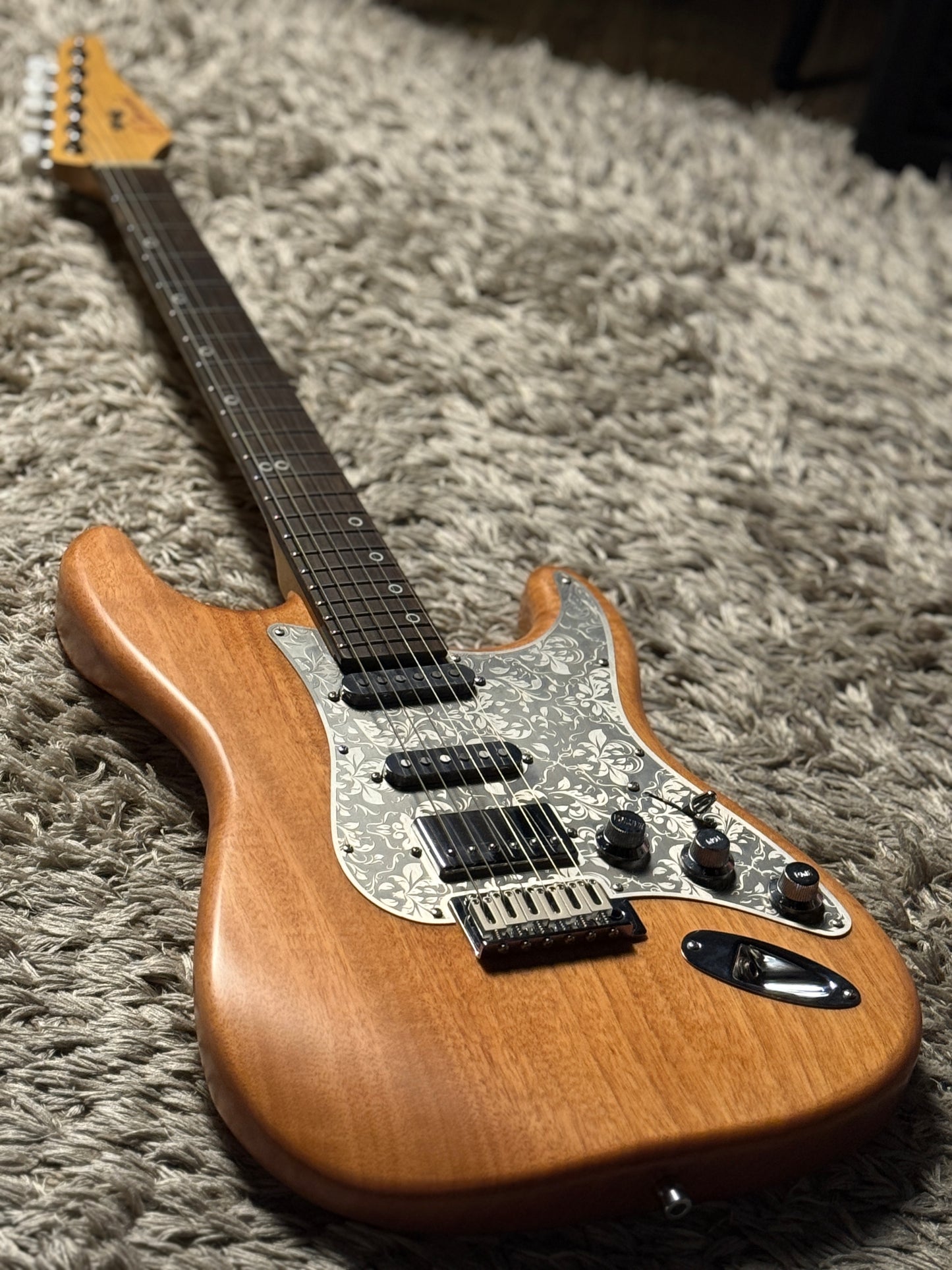 Dhatarattha Classic DST HSS in Natural Mahogany with Rosewood FB and Steel Flower Pickguard
