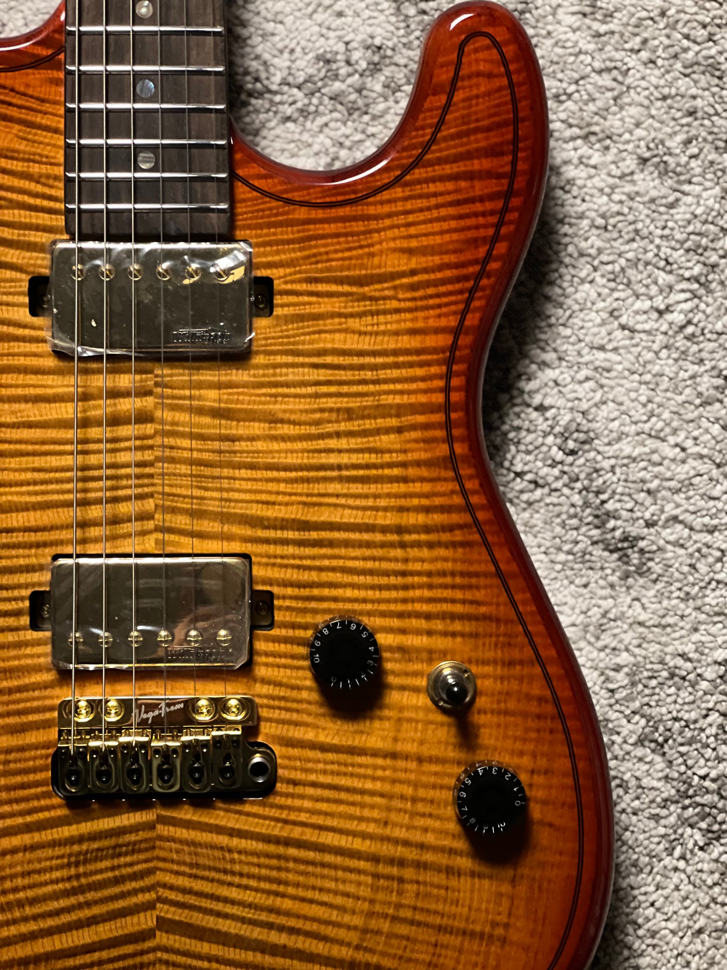 UW GuitarWorks Jazz Pop ST in Amber Burst