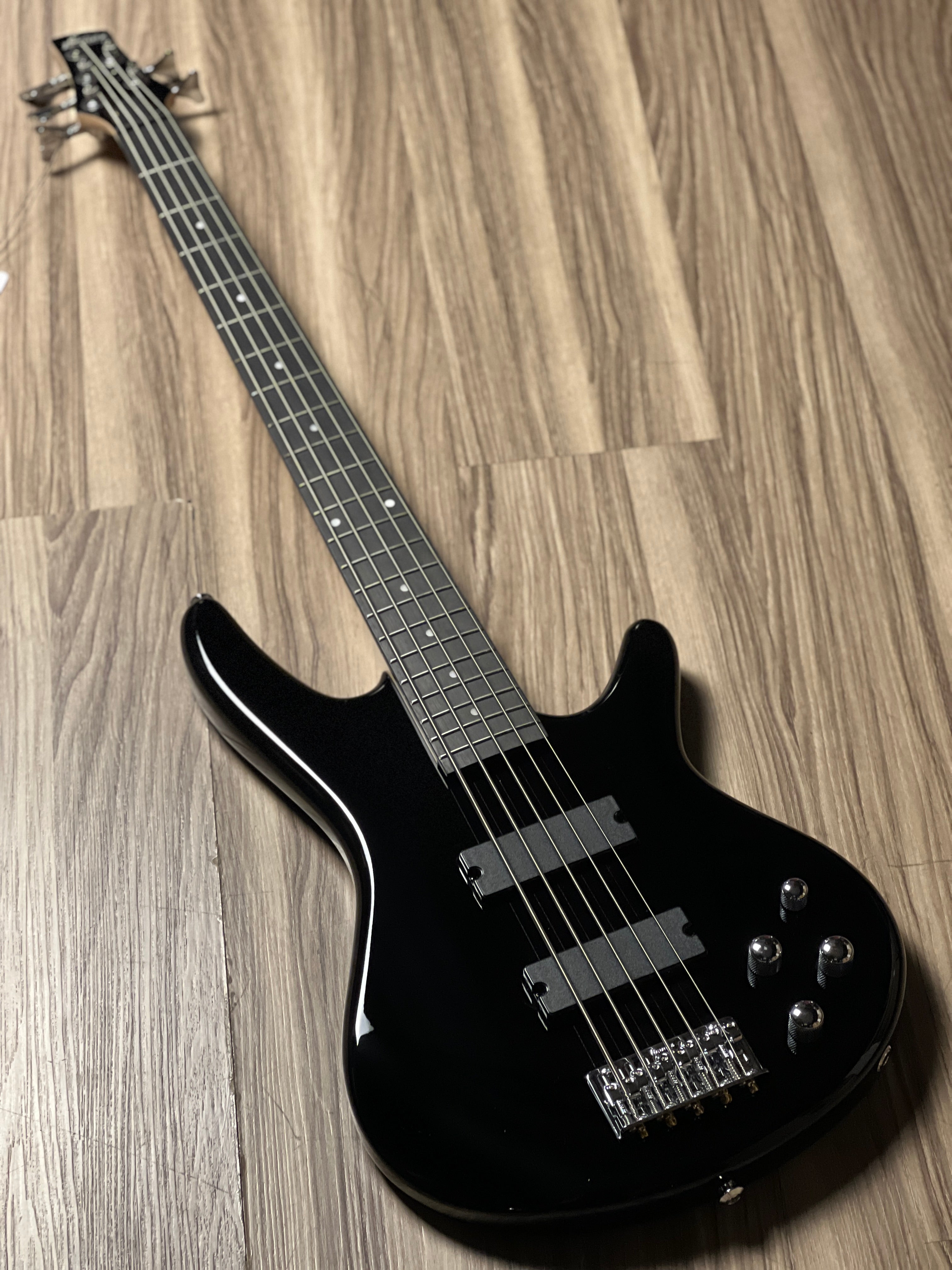 Ibanez GSR205-BK 5-String Electric Bass in Black – nafiriguitar.com