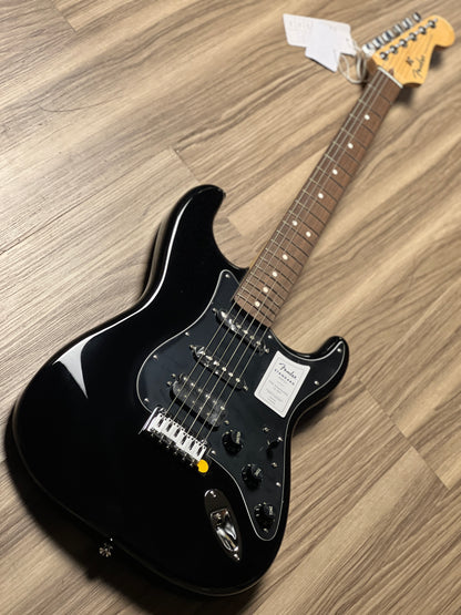 Fender Standard Stratocaster HSS with Laurel FB in Black