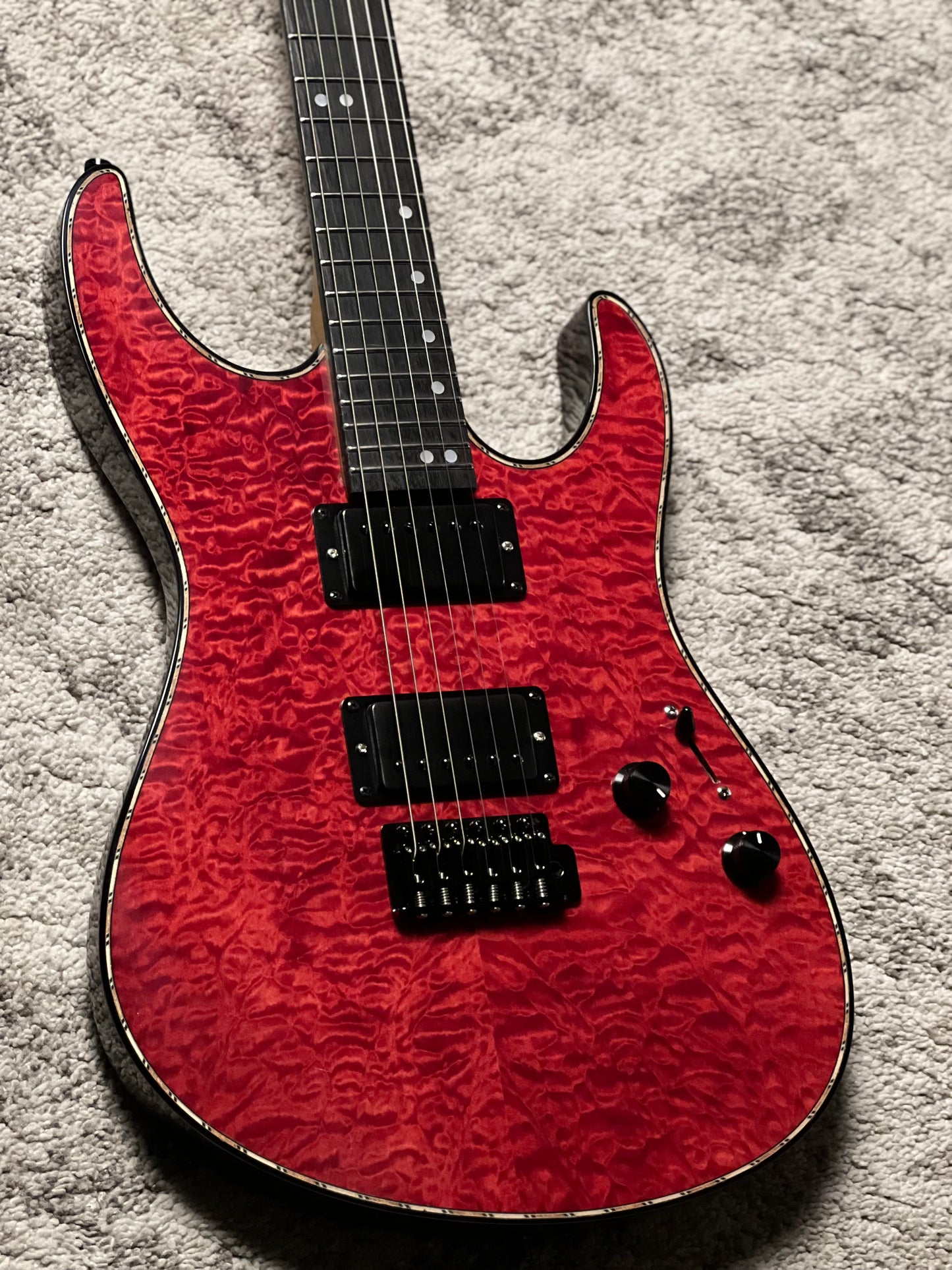 Dhatarattha Custom DST HH Quilt in Transparent Red with Rosewood FB