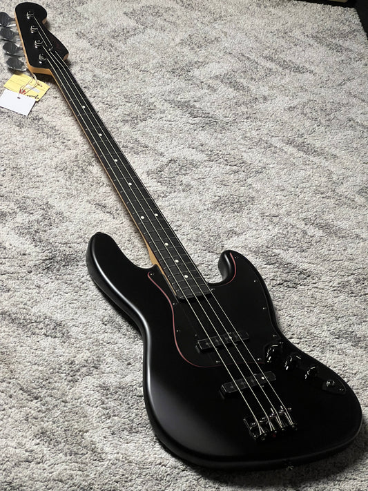 Fender MIJ Limited Jazz Bass with RW FB in Noir JD25025853