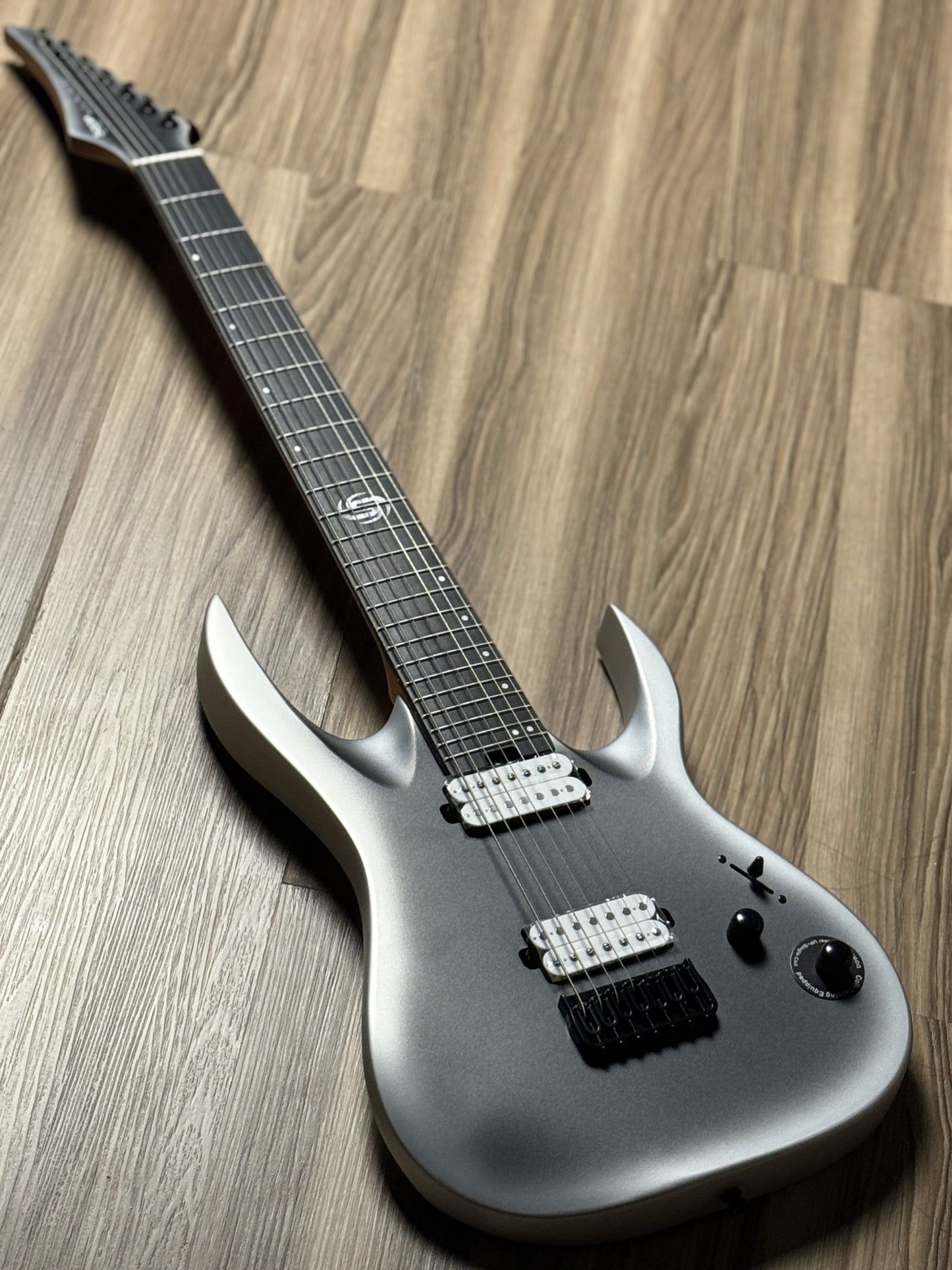 SQOE SEIB7S 7 String in Satin Neon Silver