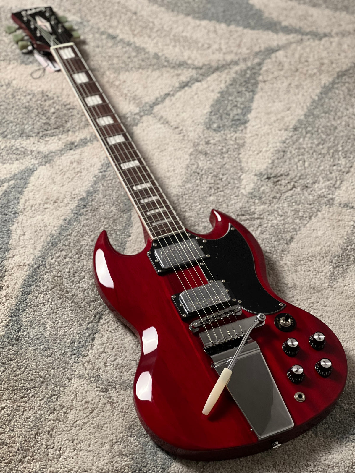 Soloking SG60 Vibrola MKII in Transparent Red Cherry JESCAR (Altered Headstock)