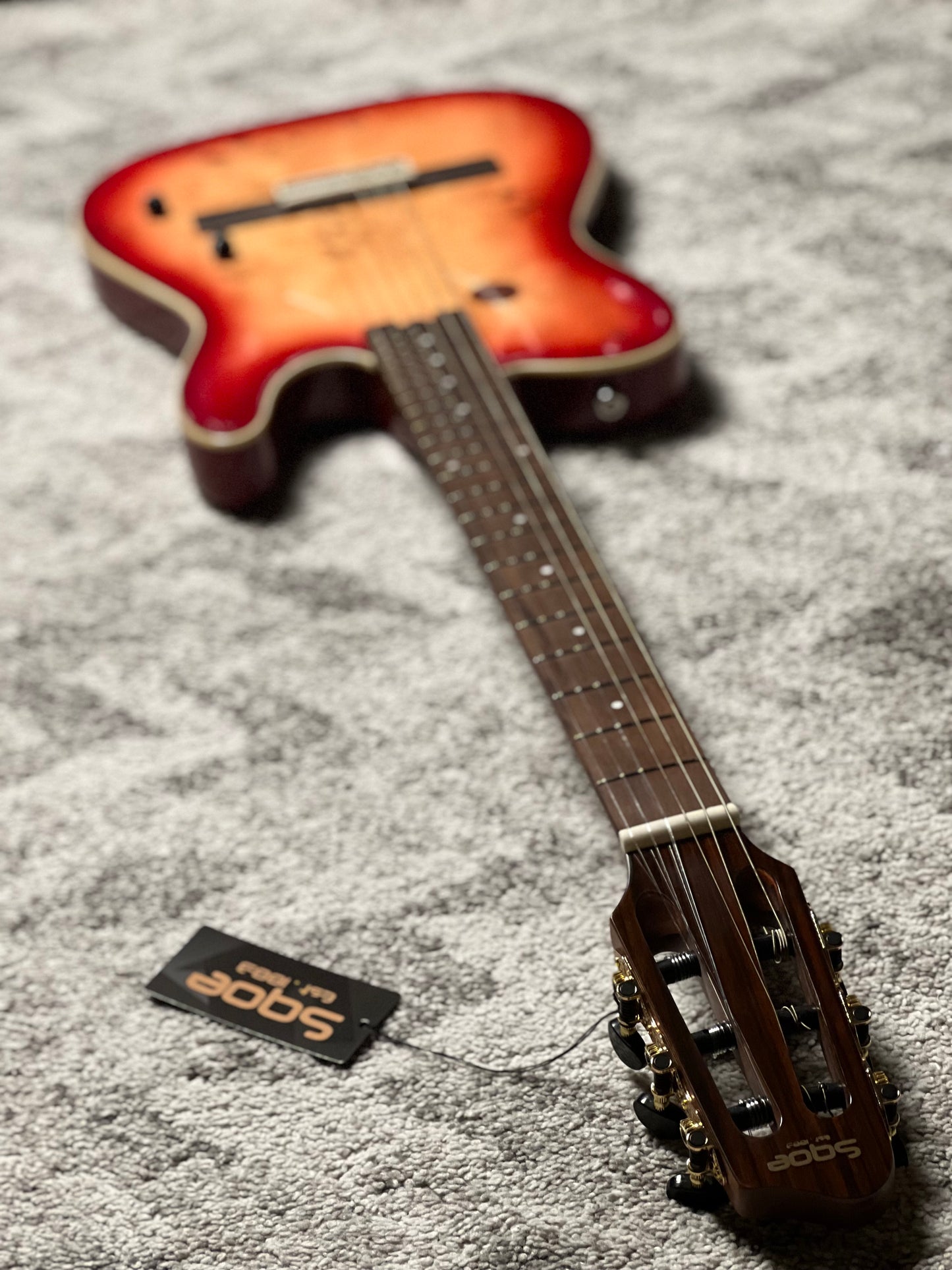 SQOE Spain SEGD-600 Nylon Electric Guitar with Piezo in Cherry Sunburst