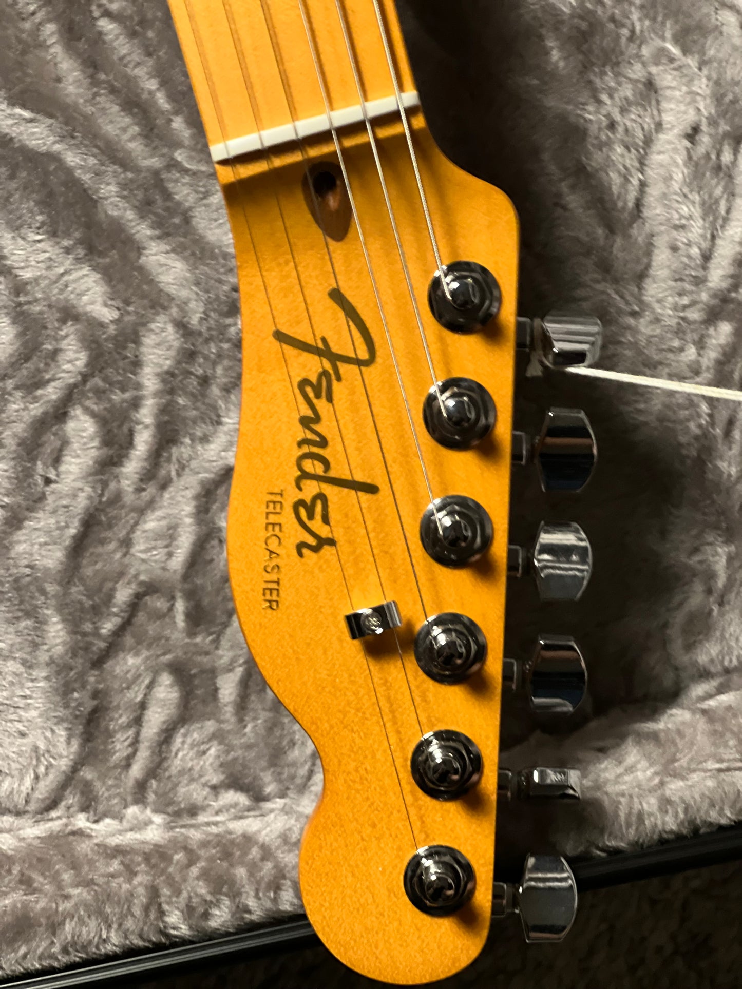 Fender American Ultra II Telecaster with Maple FB in Avalanche US24063338