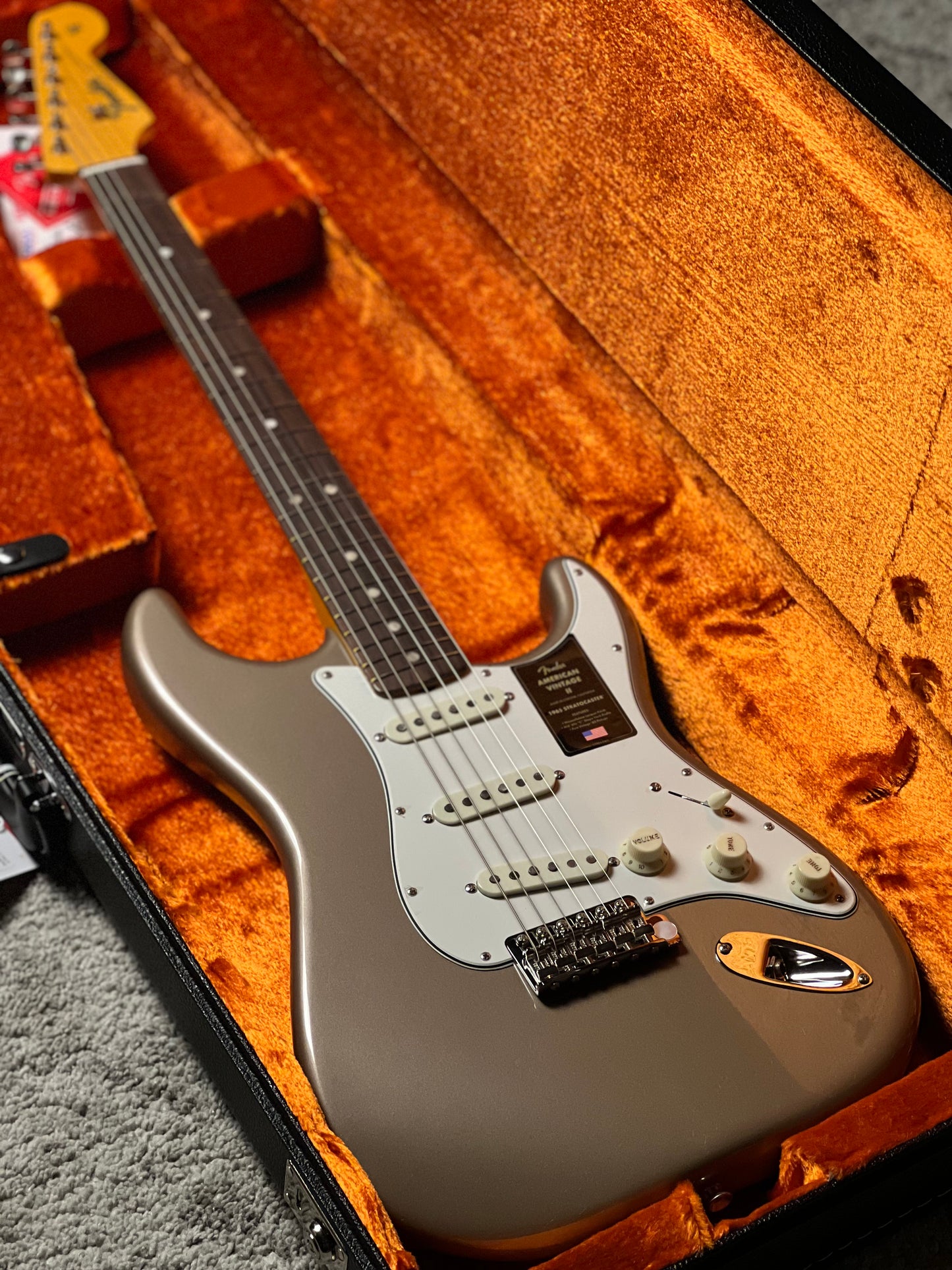 Fender American Vintage II 1965 Stratocaster with Round-Lam RW FB in Shoreline Gold