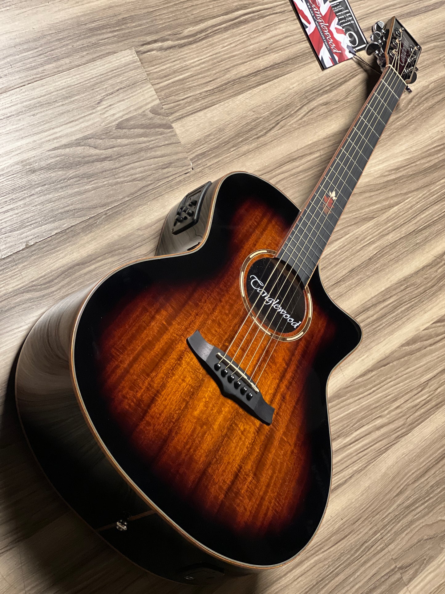 Tanglewood TWX6 CEK Winterleaf Exotic Ventian Cutway in Autumn Burst Gloss