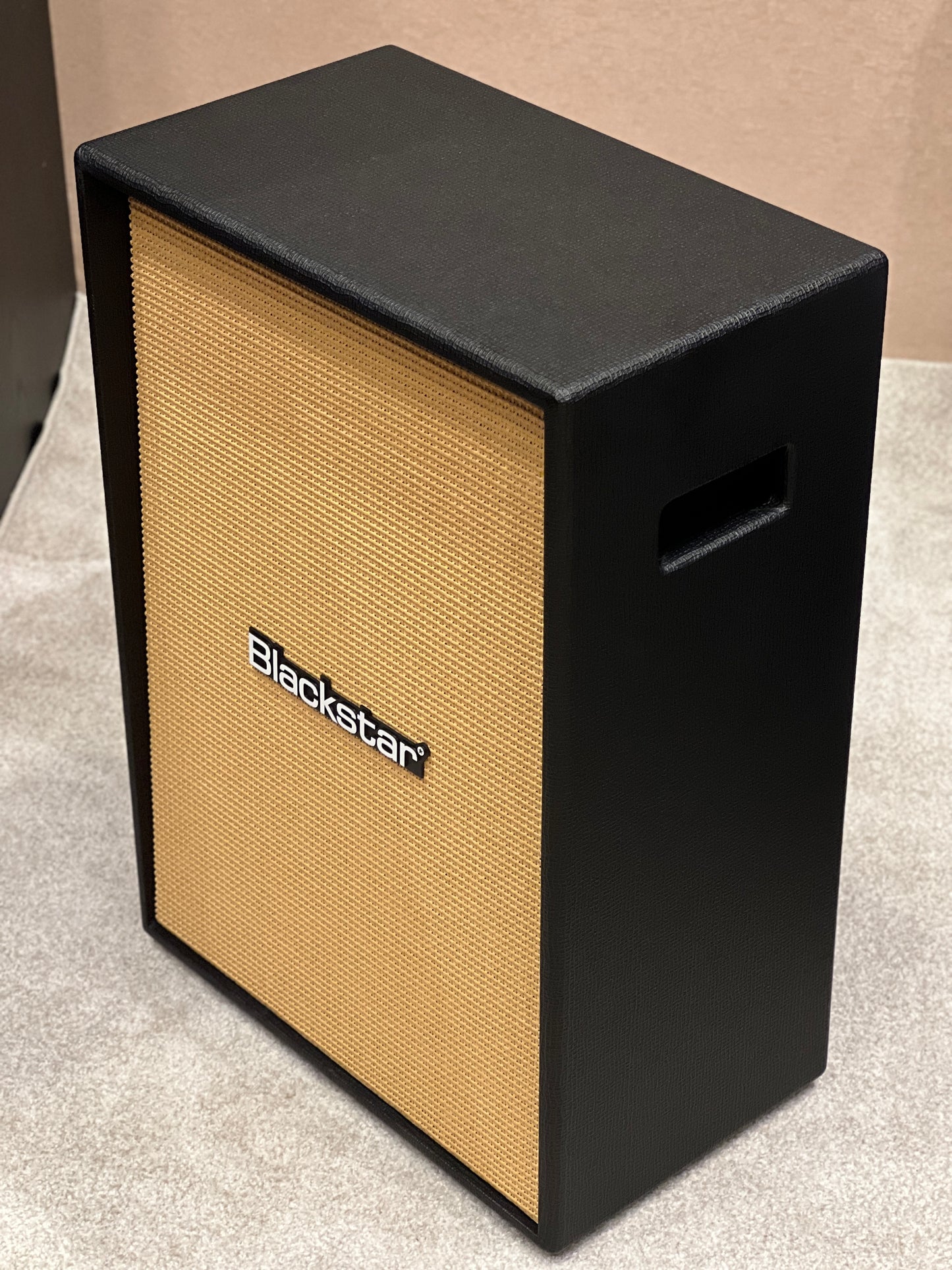 Blackstar Debut 212V Vertical 100-watt, 2 x 12-inch Cabinet in Black