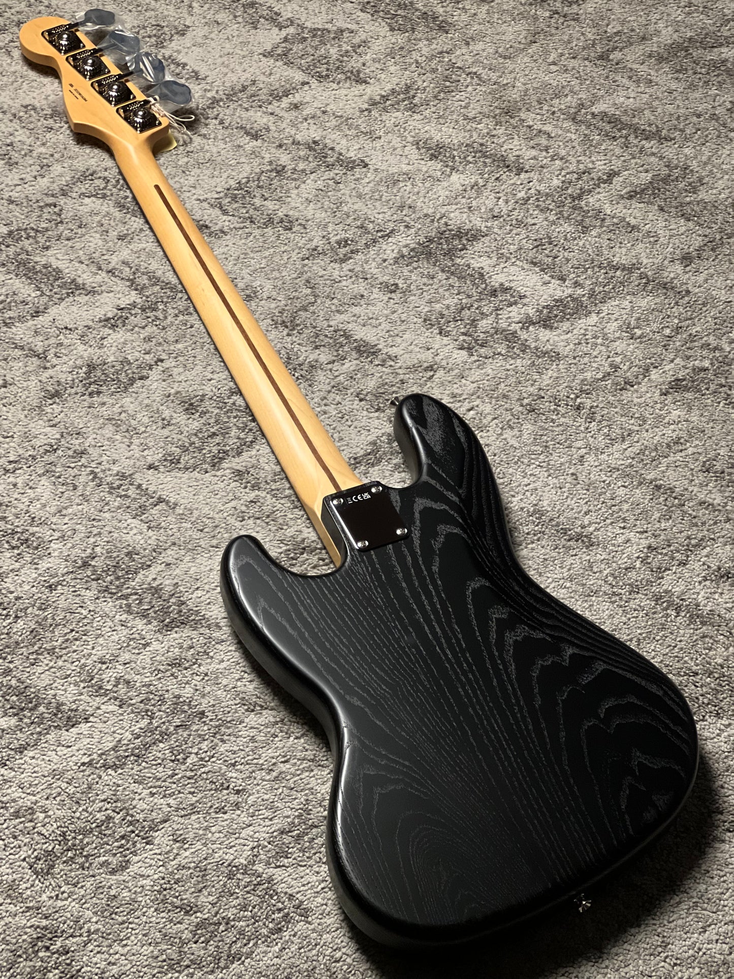 Fender MIJ Limited Jazz Bass with RW FB in Raw Ash Black JD25016284
