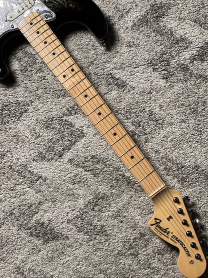 Fender MIJ Limited Stratocaster with Maple FB in Black Paisley JD26001086