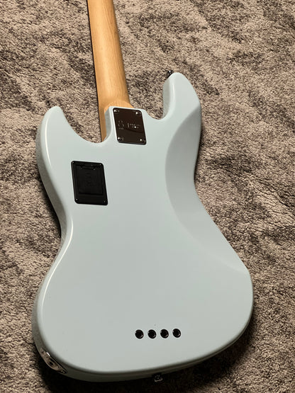 Sire Marcus Miller V3 4 String 2nd Generation in Sonic Blue