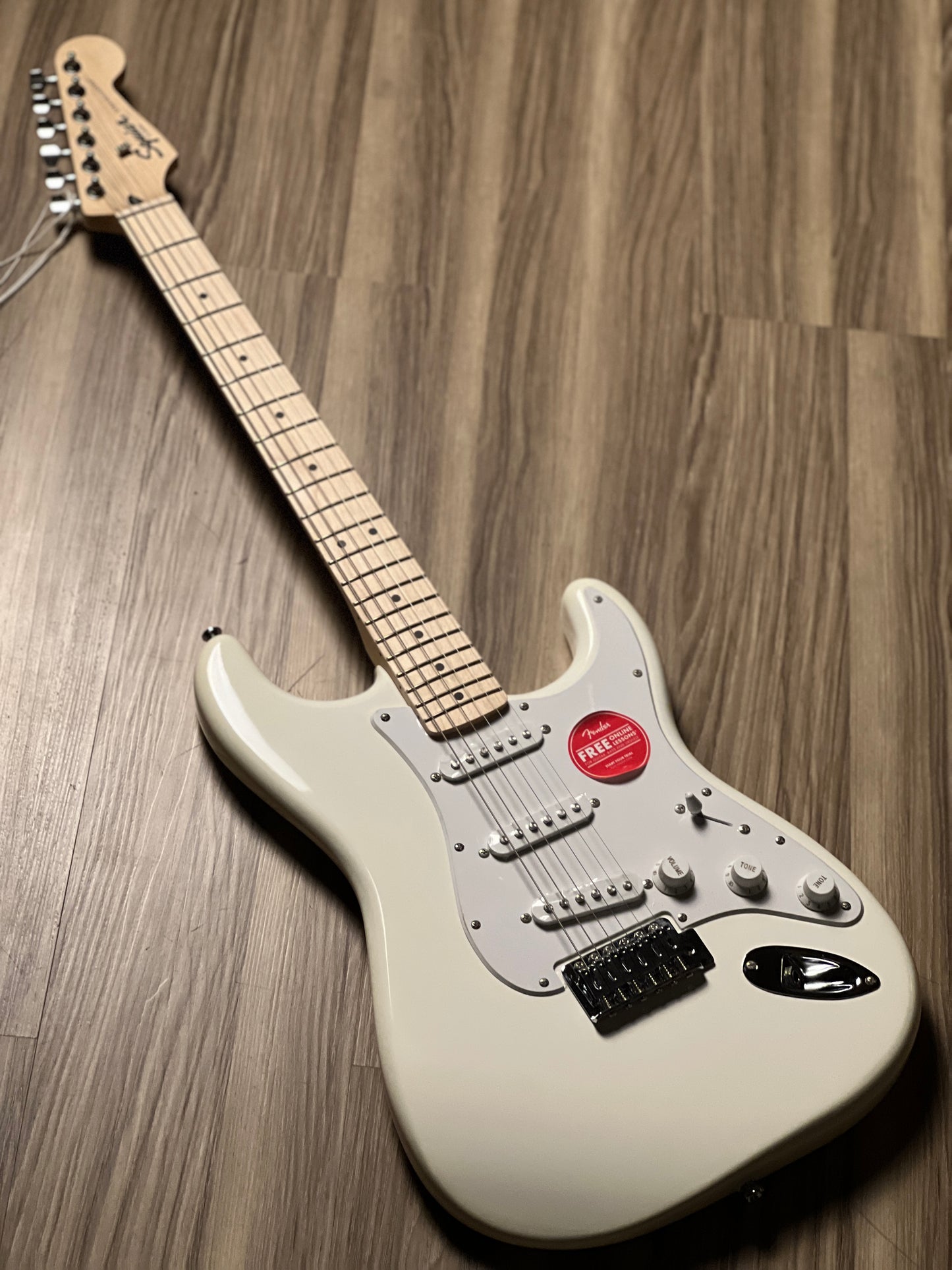 Squier FSR Sonic Stratocaster with White Pickguard and Maple FB in Arctic White