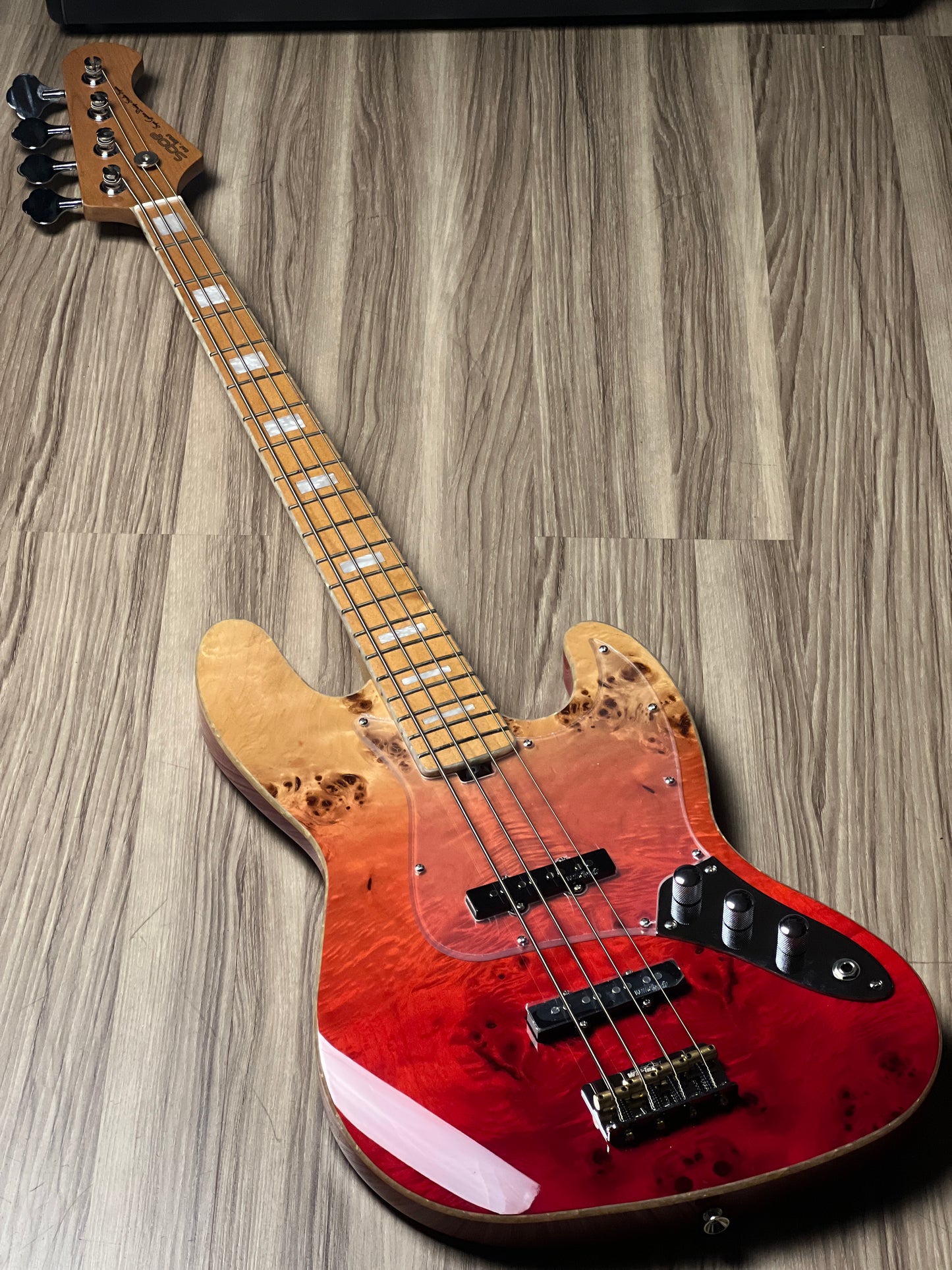 SQOE SJB700 Roasted Maple Series in Lava Red Fade