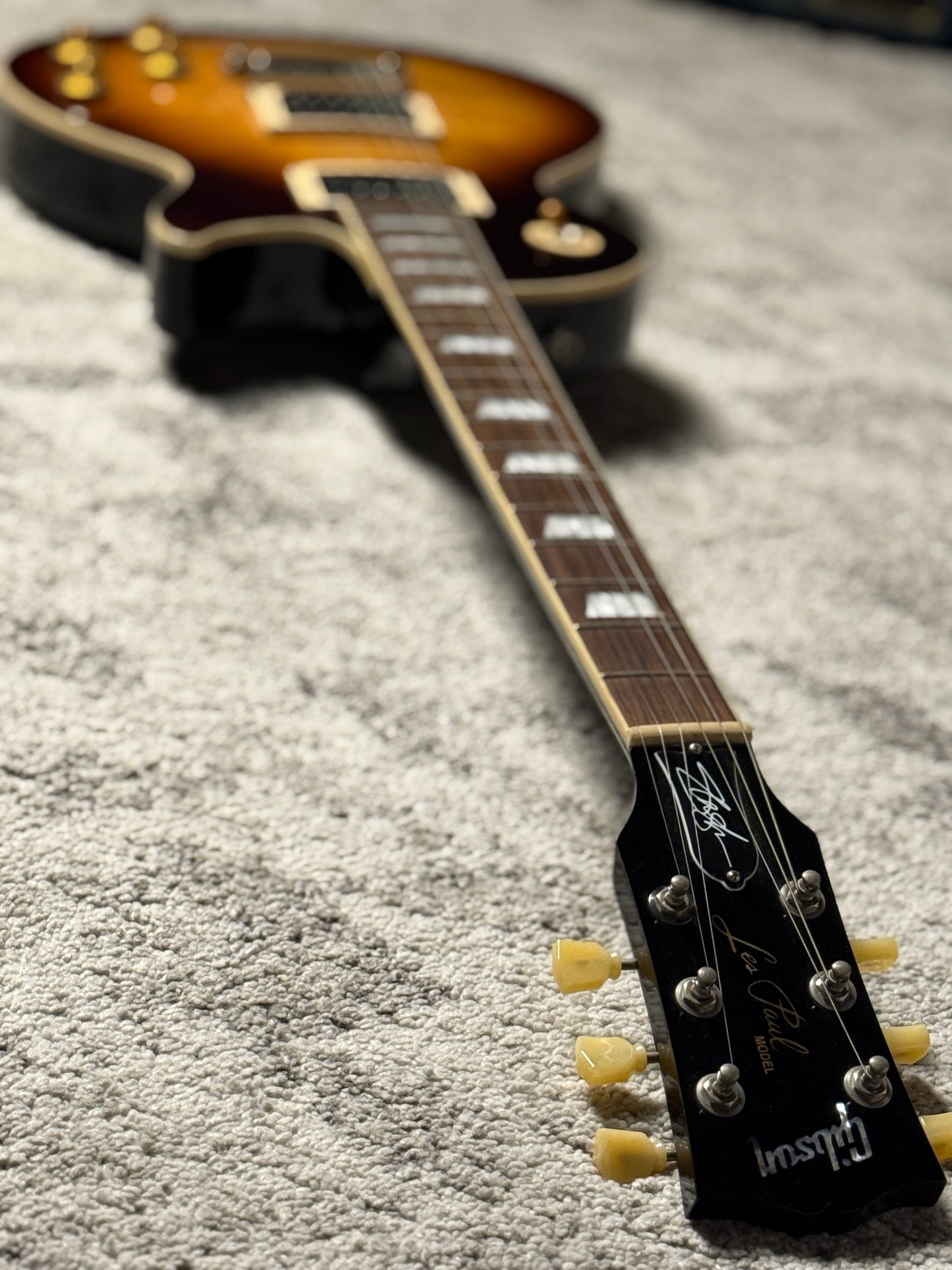 Gibson Slash Les Paul Standard  in November Burst with Case 204830254