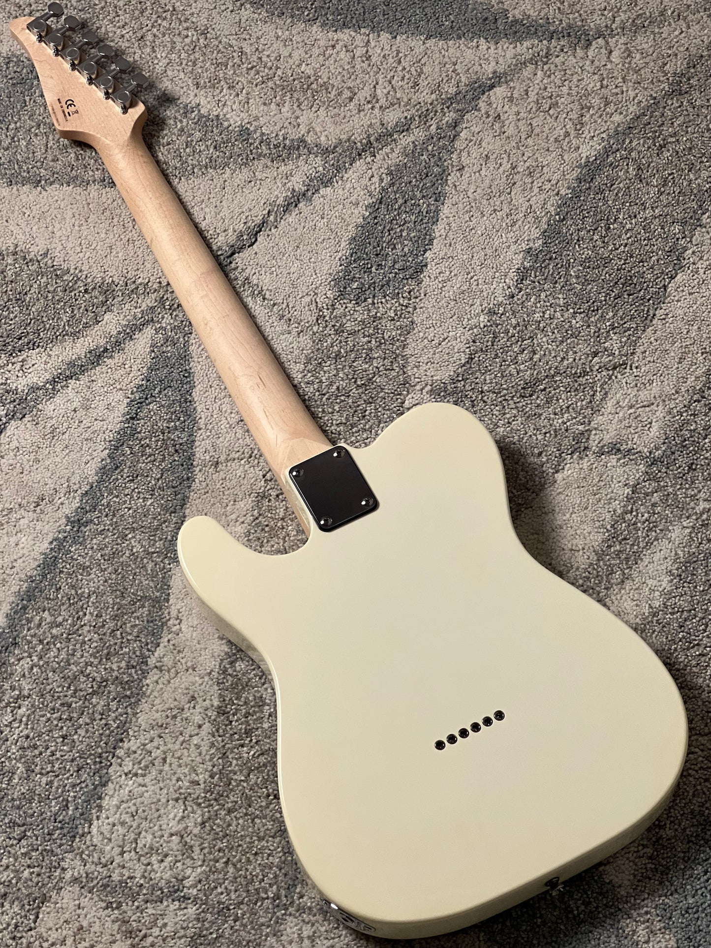 SLX Raven Classic Essentials 22 with Maple FB in Vintage White