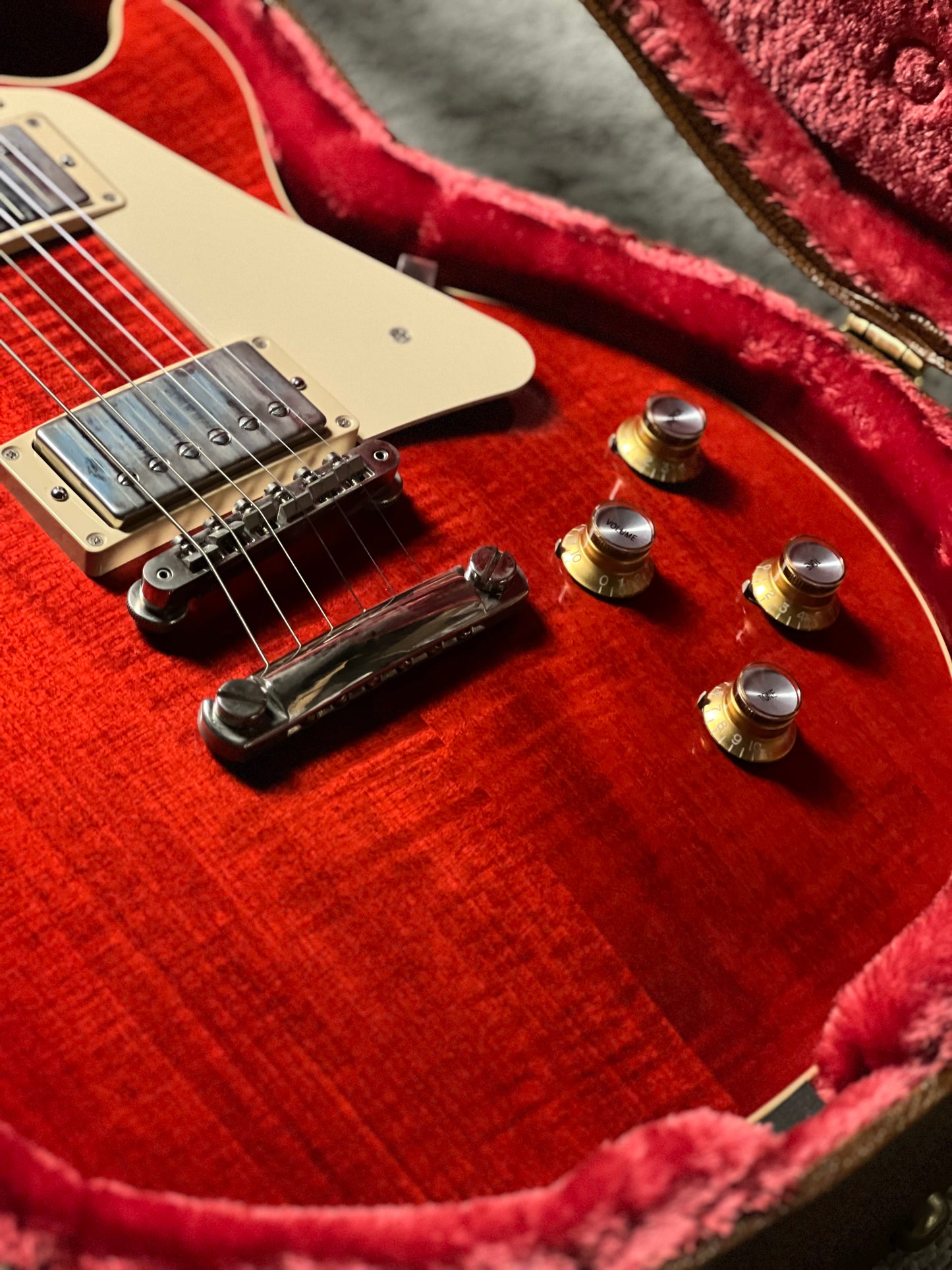 Gibson Les Paul Standard 60s Figured Top in 60s Cherry with Case 228230249