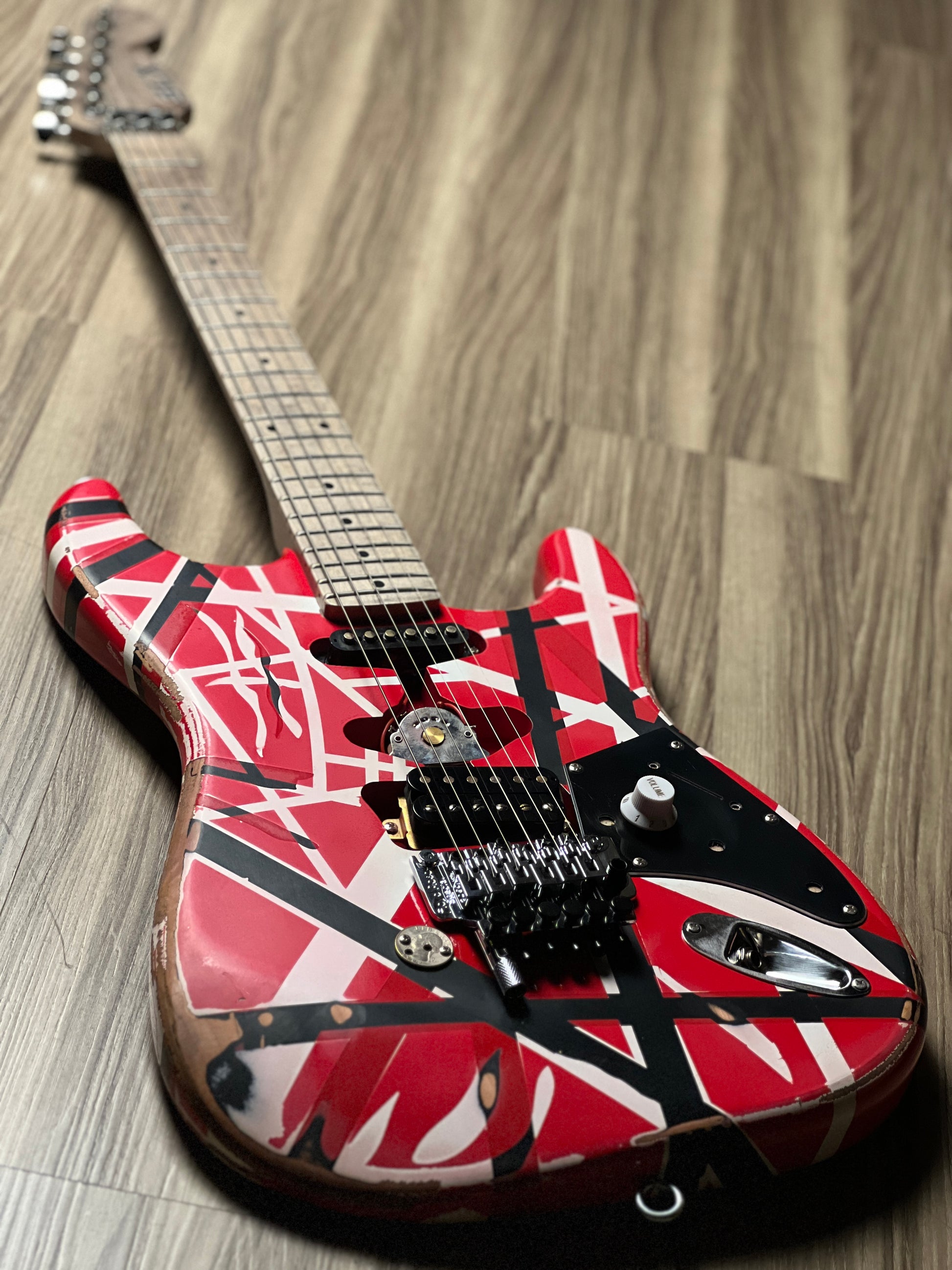 frankenstrat motorcycle helmet SLX Hawk Antique 5150 Eddie Van Halen Frankenstrat Tribute – nafiriguitar.com