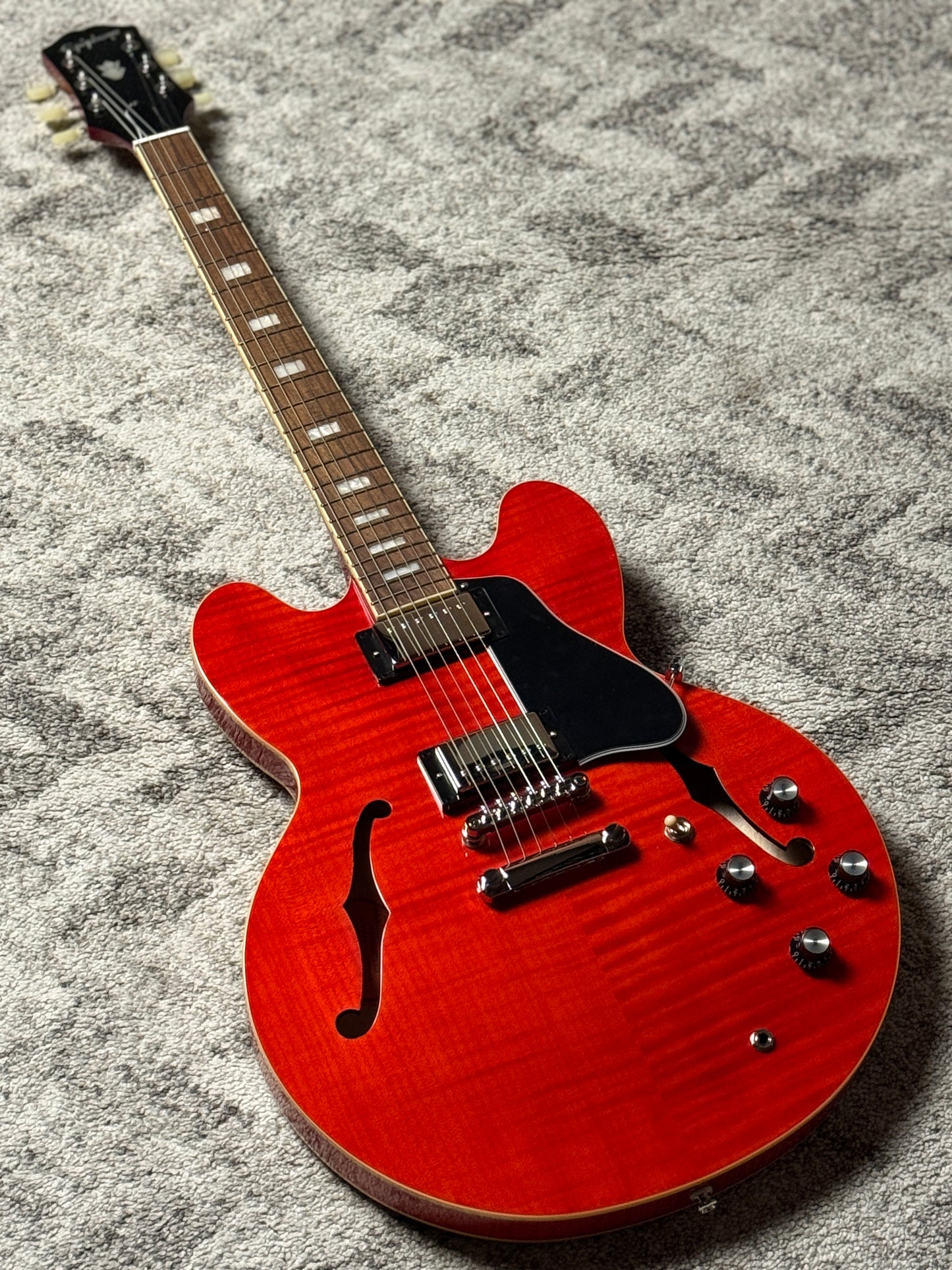 Epiphone ES-335 Figured Semi-Hollow in Sixties Cherry