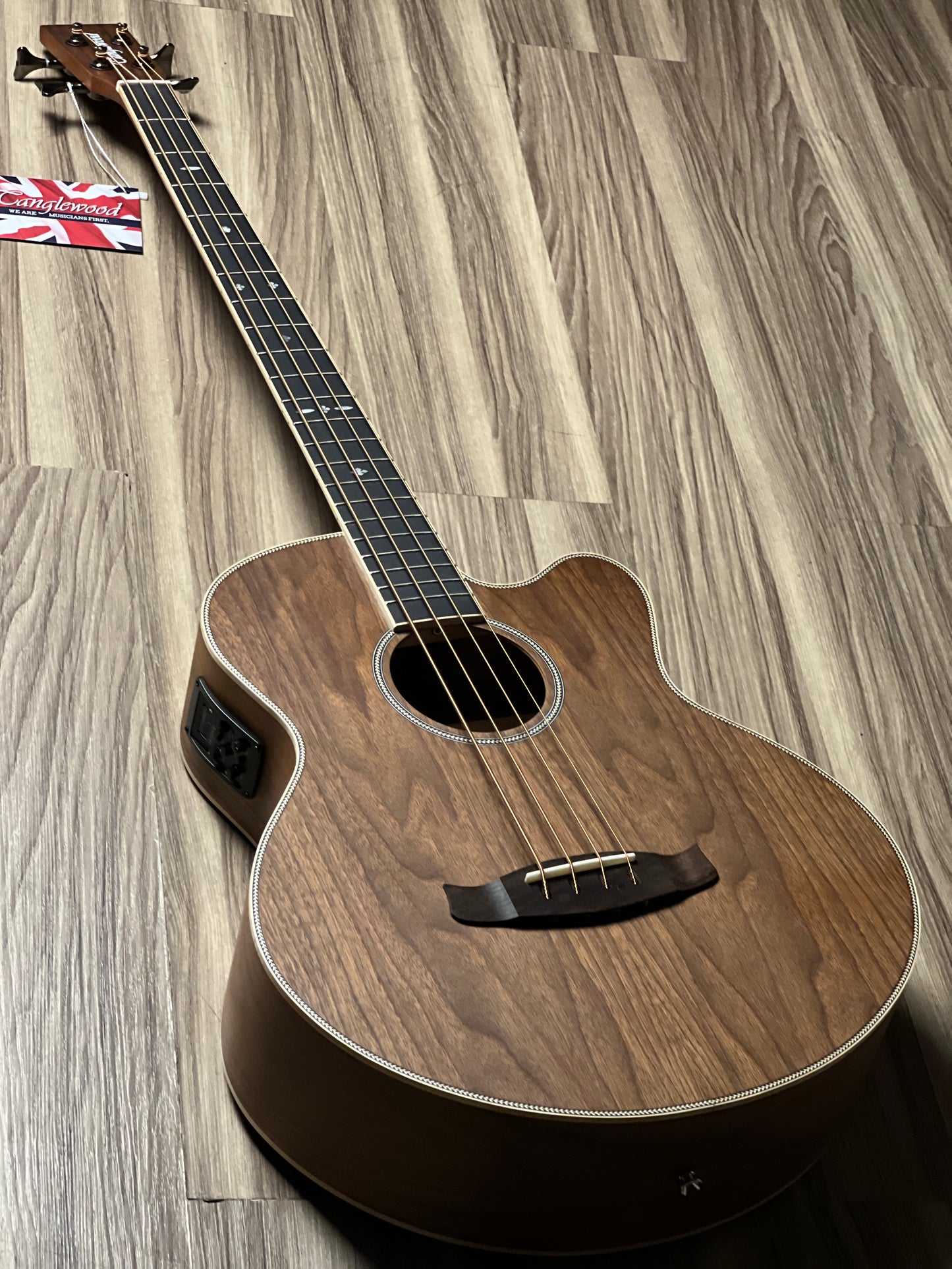 Tanglewood Reunion Pro Acoustic Bass Solid Top Cutway TRU 7AB CEAW in Natural