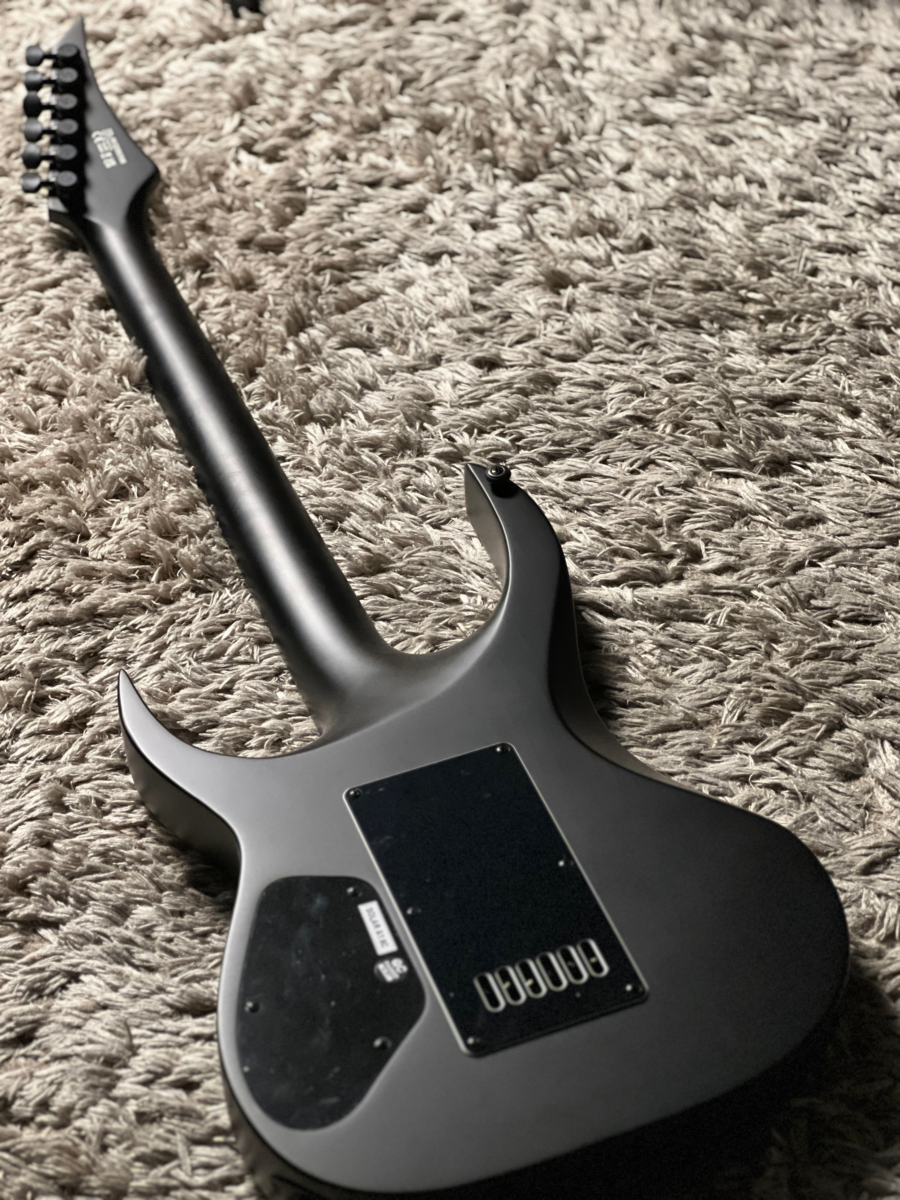 Solar A1.6C in Carbon Black Matte – nafiriguitar.com