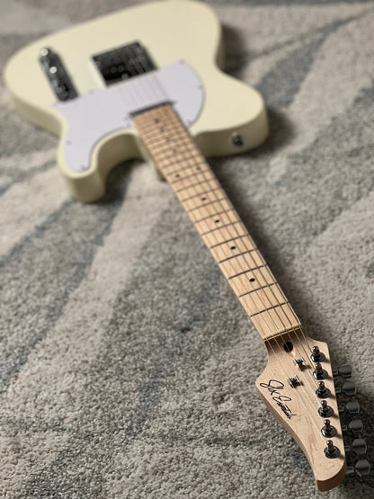 SLX Raven Classic Essentials 22 with Maple FB in Vintage White