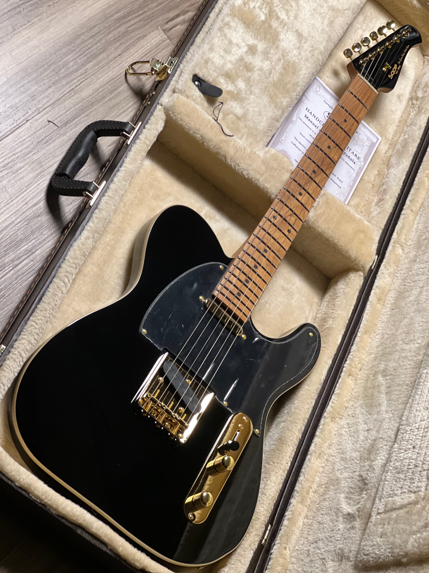 SQOE SETL1009 BK in Black with Hardshell Case