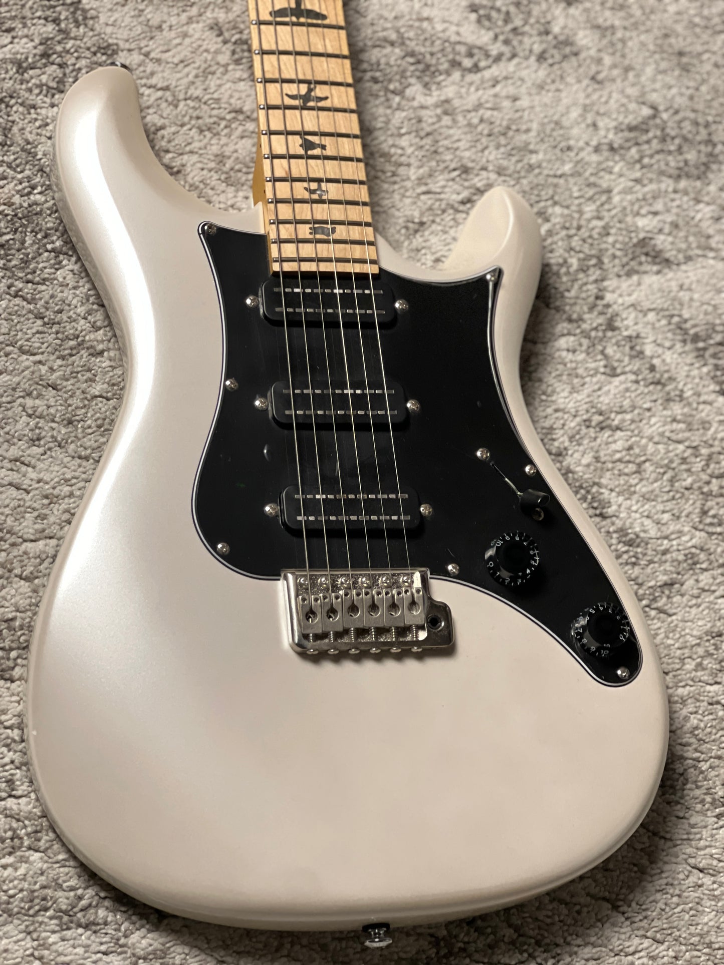 PRS SE NF3 With Maple Fingerboard In Pearl White CTI G039507 (USED)