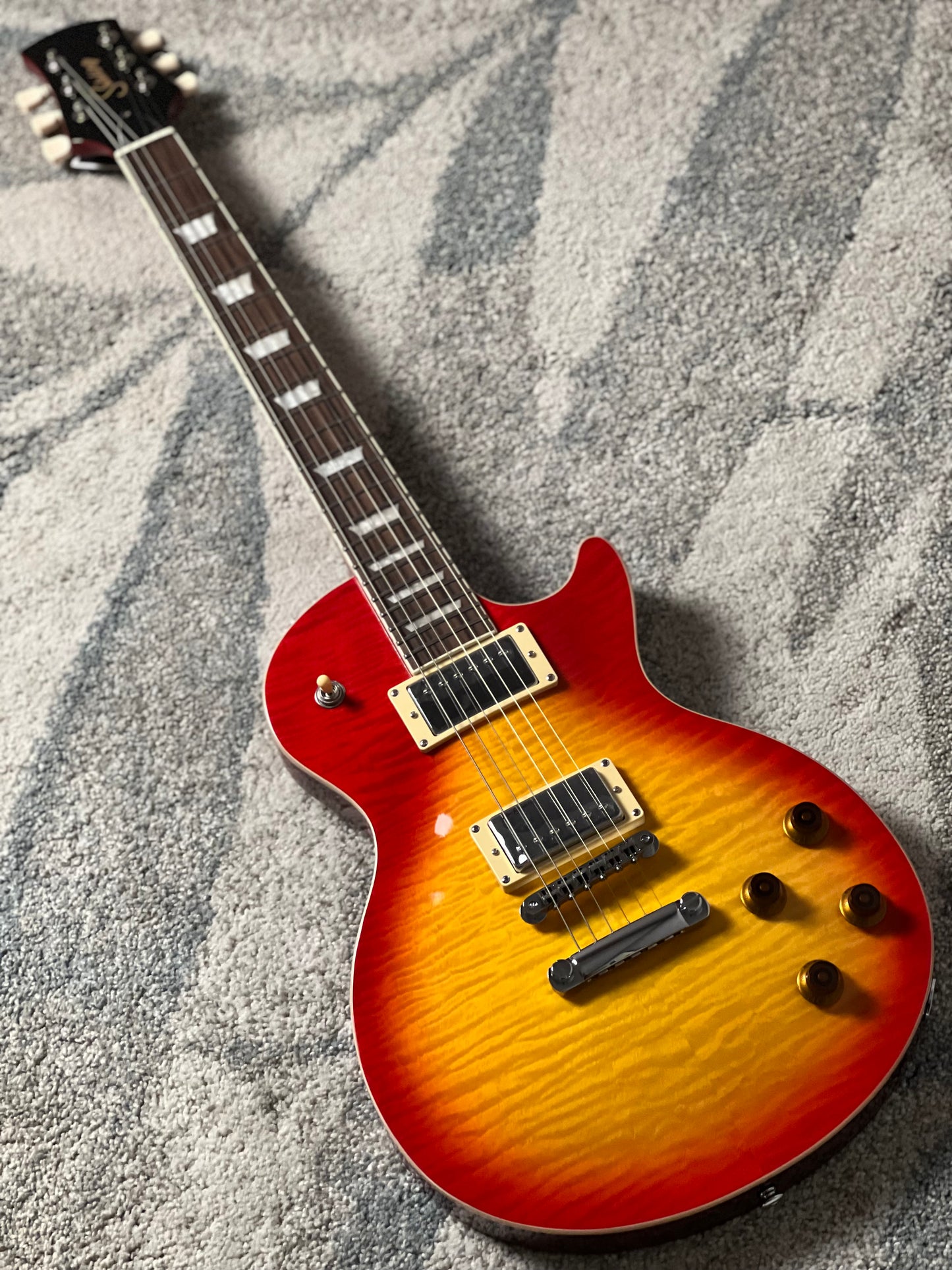 Soloking MLP Tribute-II in Cherry Sunburst