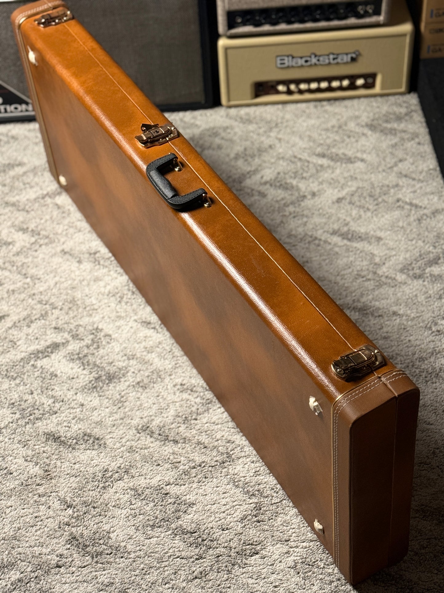 MOD Case Gibson Explorer Hardshell Case Replica in Brown