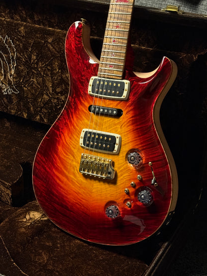 PRS Private Stock Modern Eagle V Piezo in Dragon's Breath Glow 327530