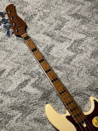Sire Marcus Miller V5 ALDER-4 String in Vintage White