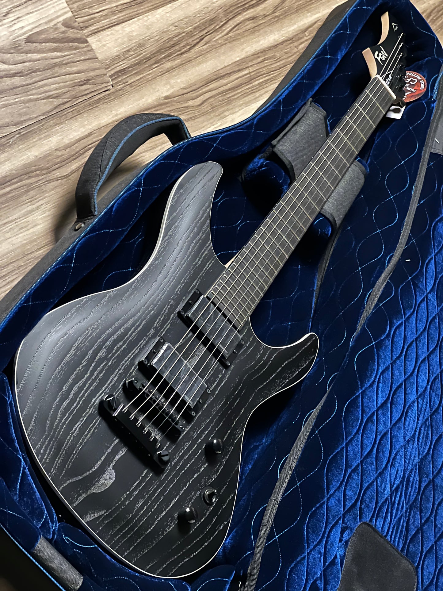 Fujigen FGN JMY3-ASH-E Mythic J-standard in Open Pore Black D240131