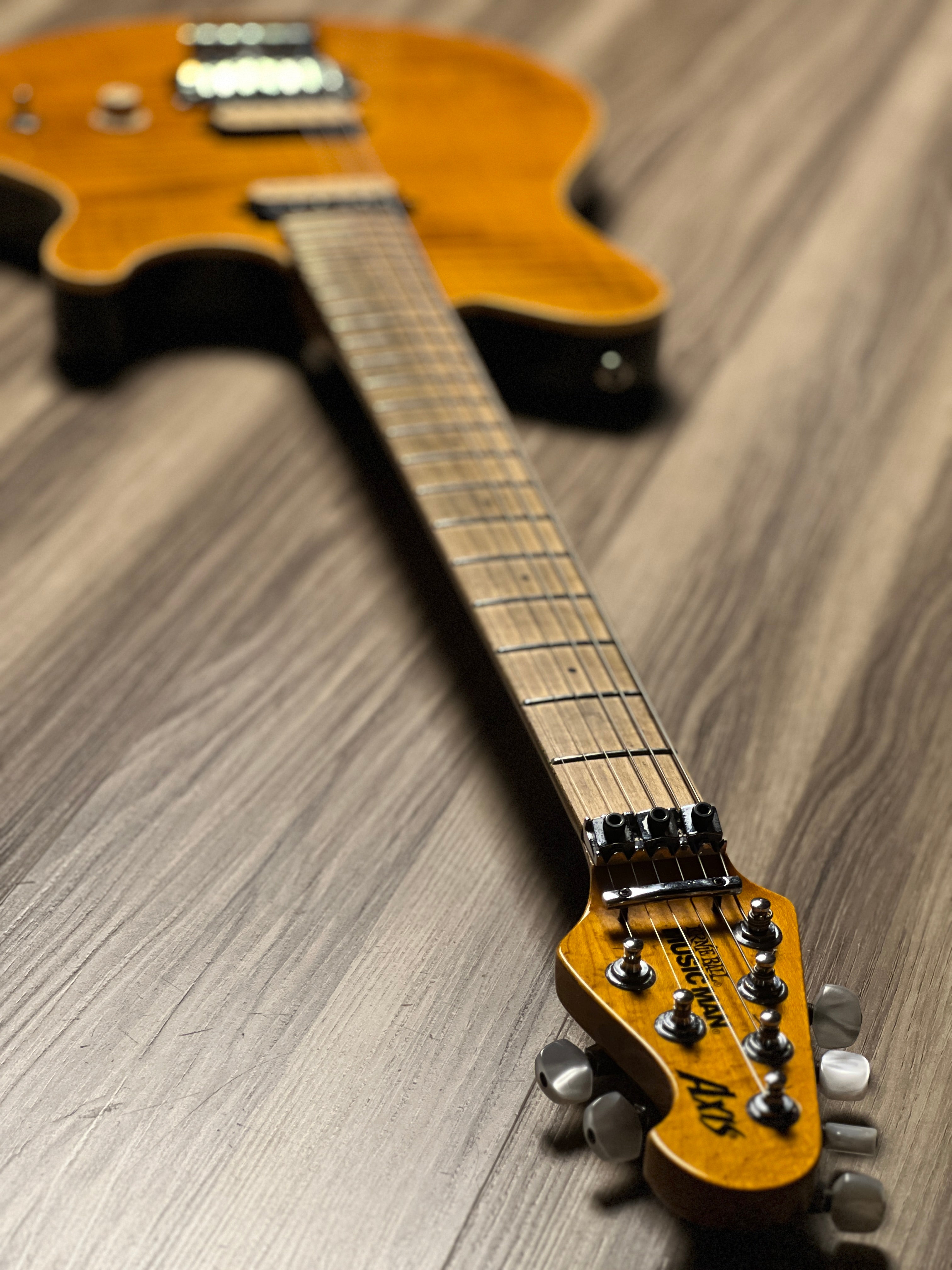 Music Man Axis Trans Gold Flame G84595 (USED) – nafiriguitar.com