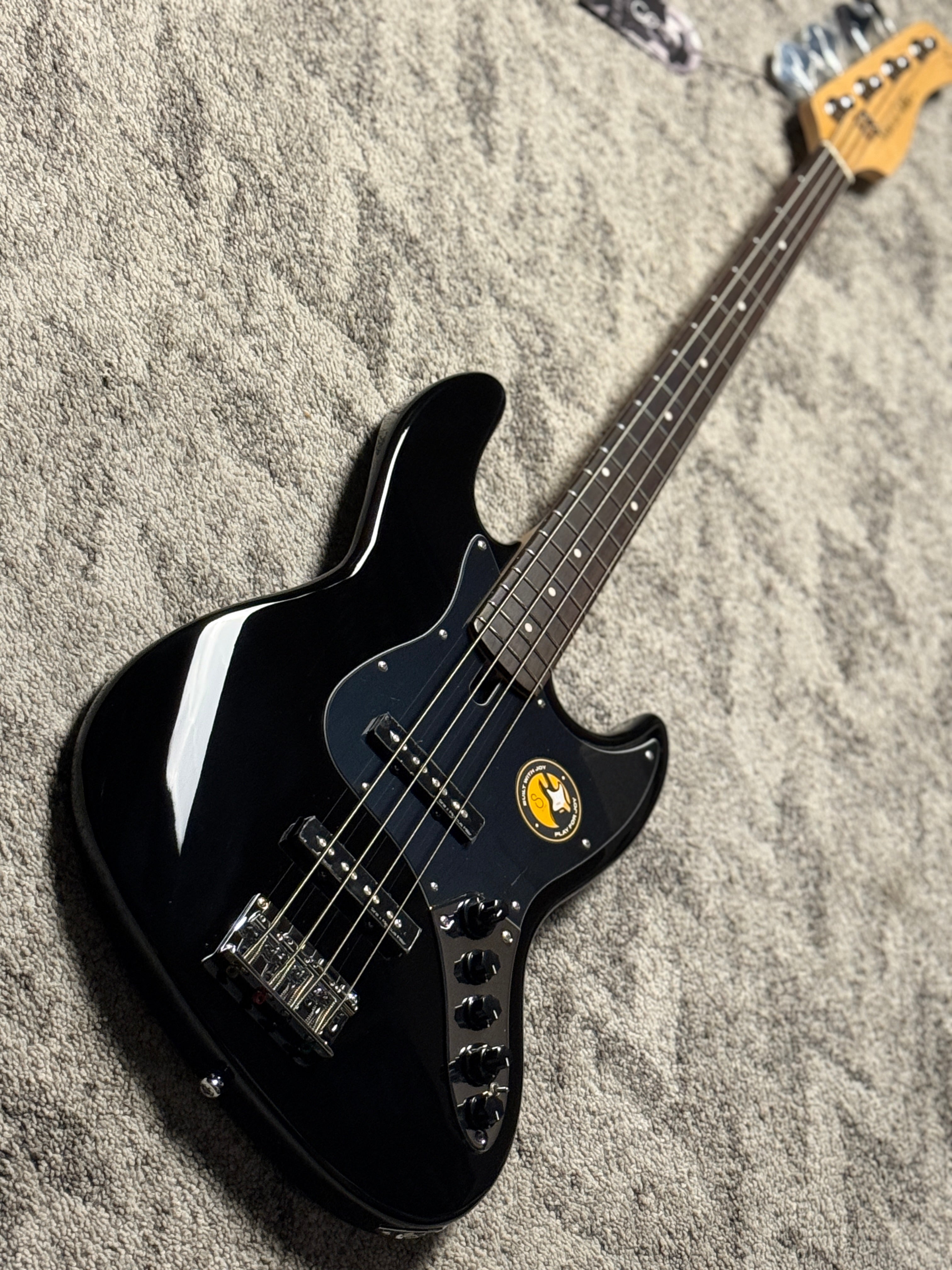Sire Marcus Miller V3 4-String Bass 2nd Generation in Gloss Black